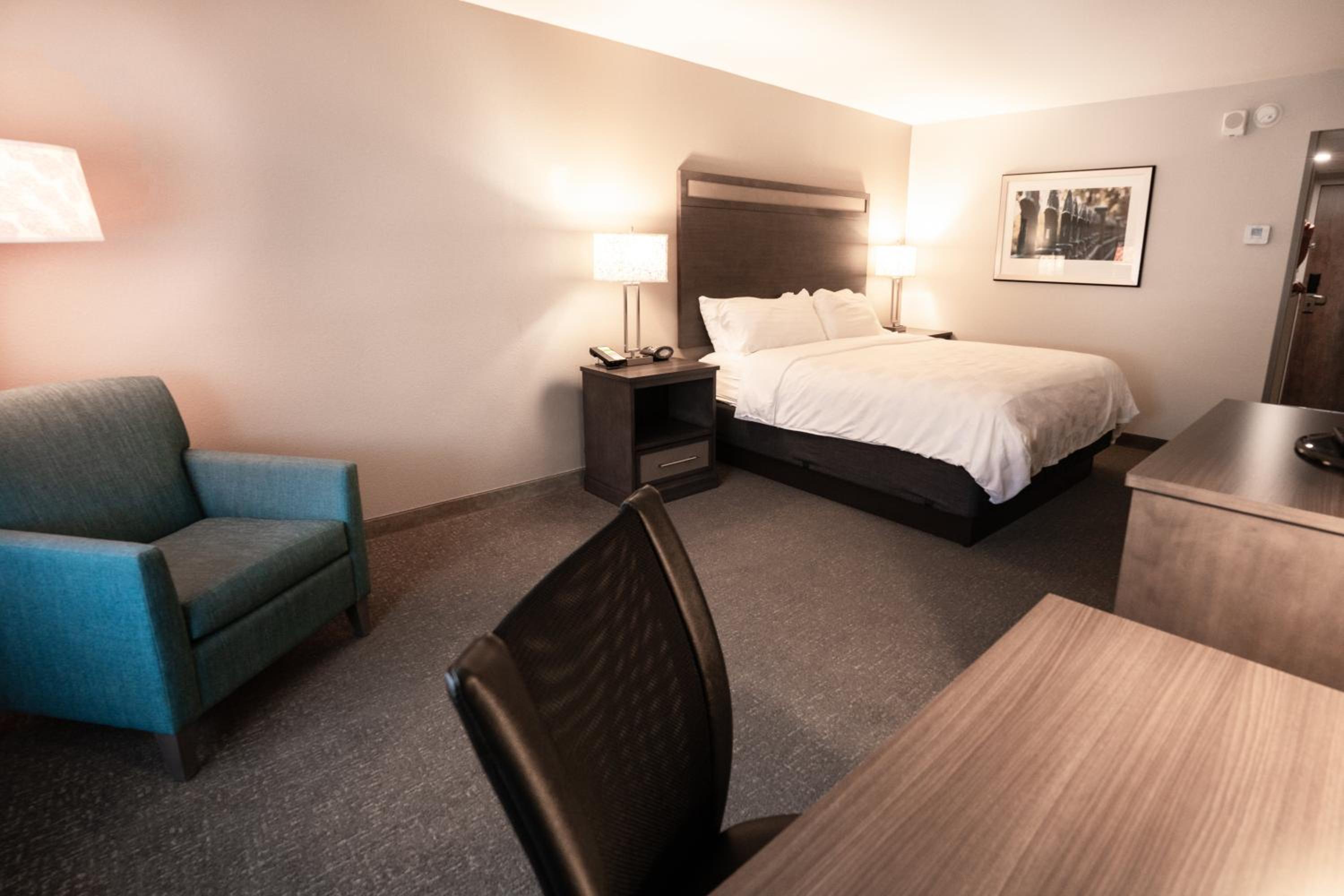 King Room with Sofa Bed - South Wing - Photo 6