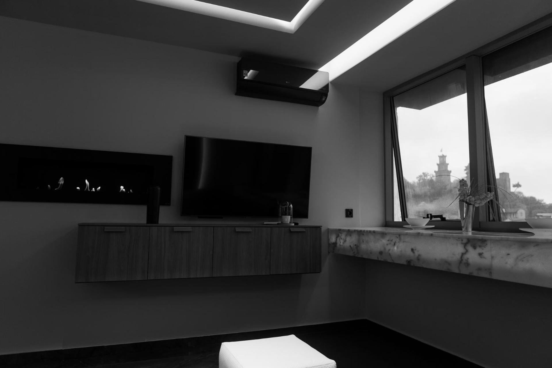 Two-Bedroom Apartment - Photo 4