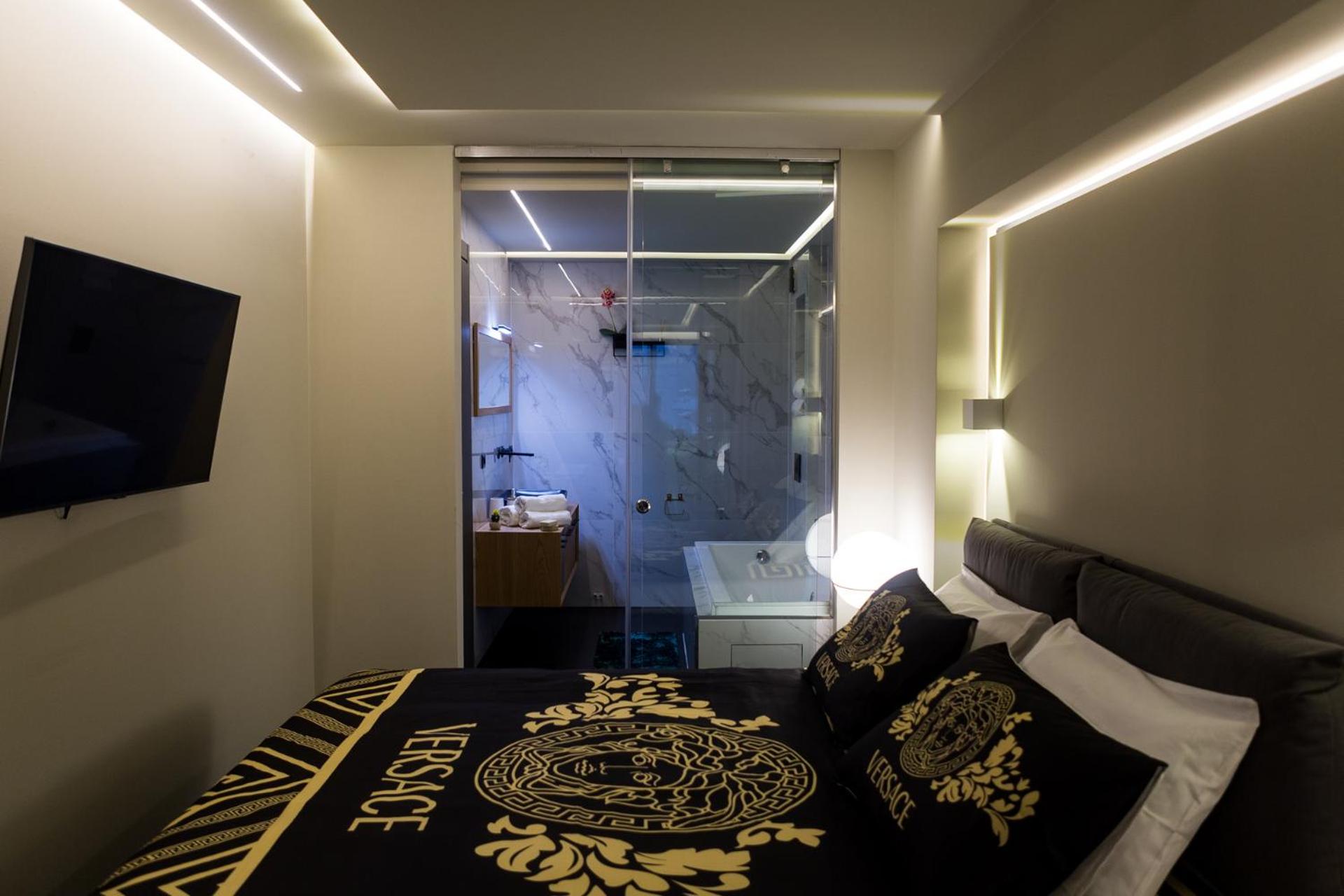Two-Bedroom Apartment - Photo 18