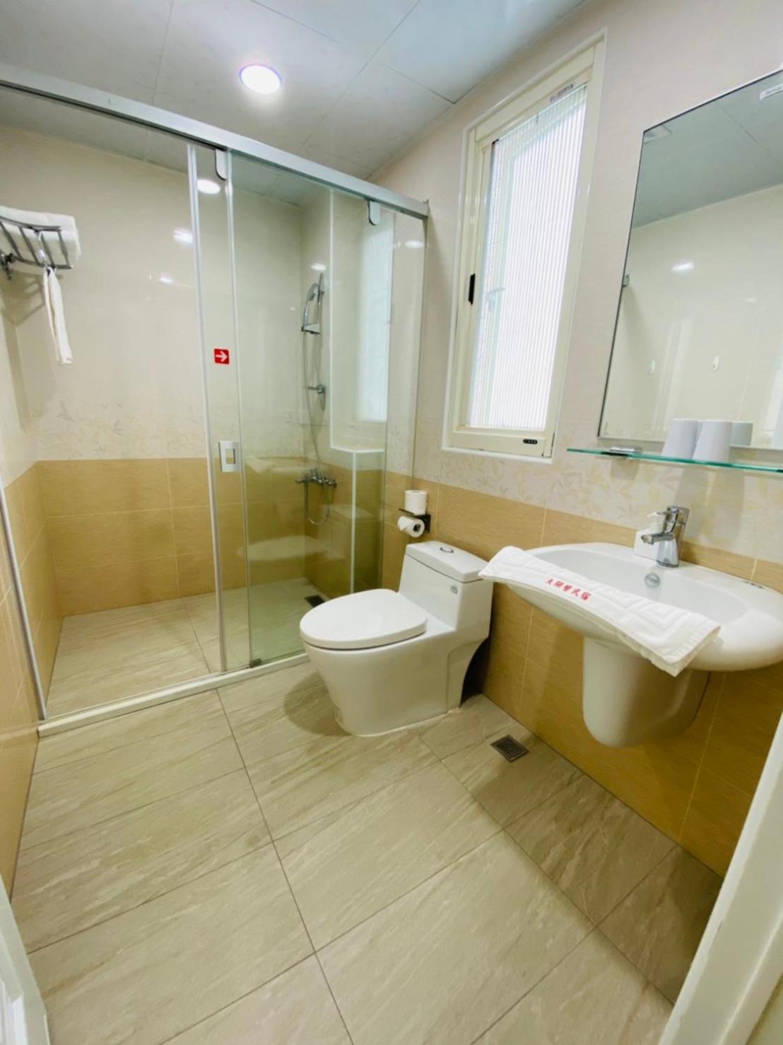 Large Double Room - Photo 7