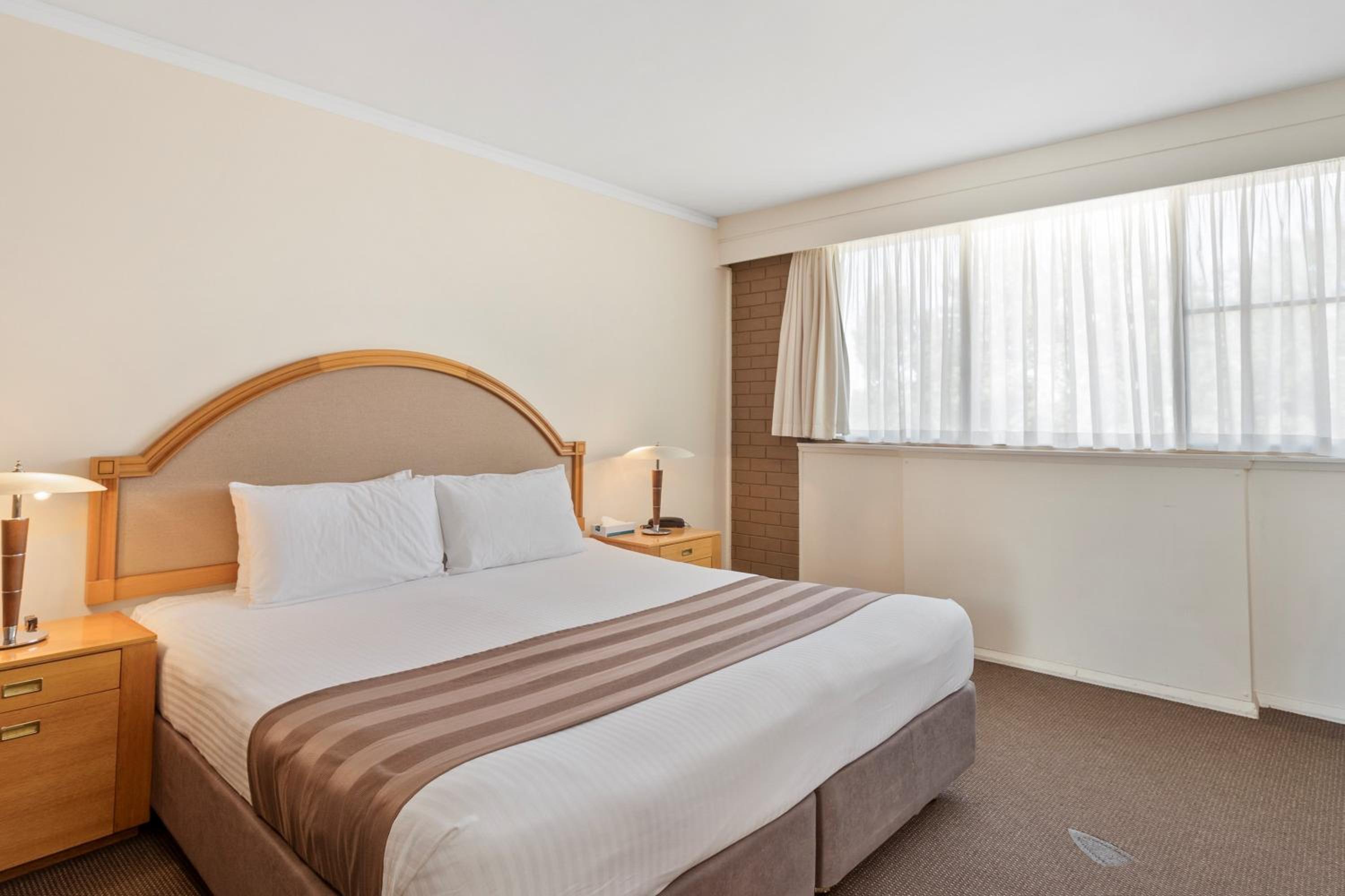 Budget King Room