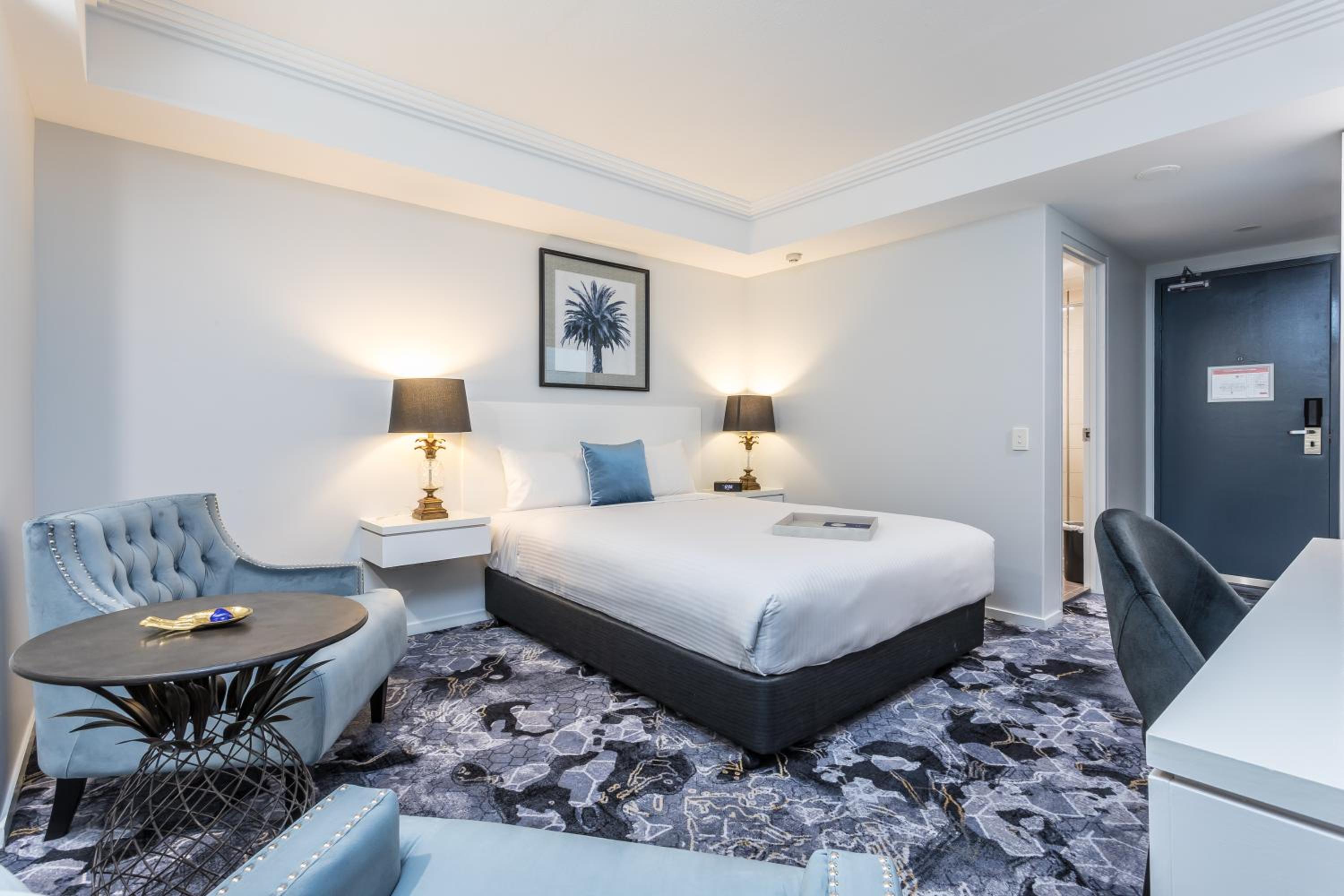 Deluxe Queen Room - Photo 3