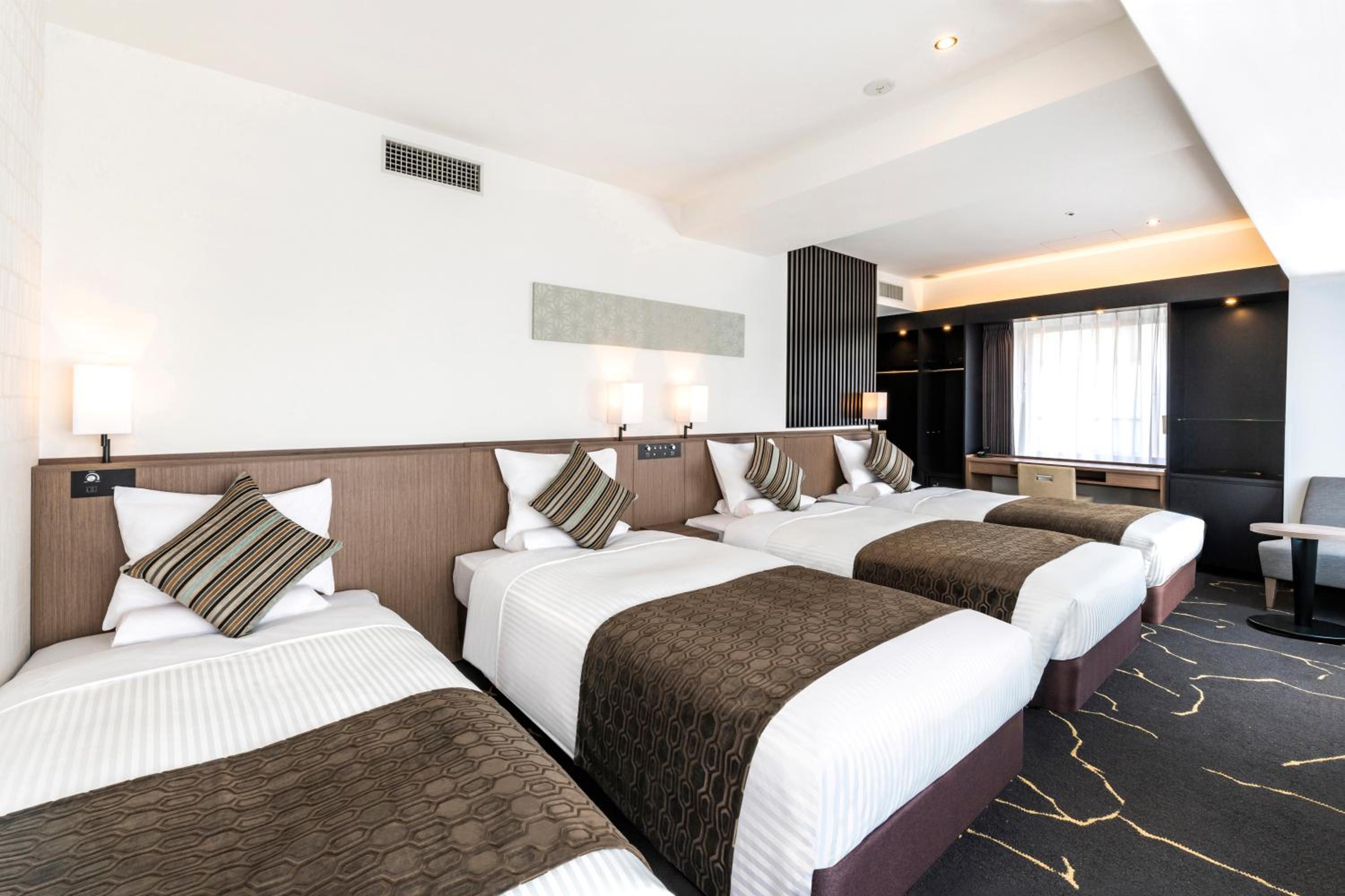 Premier Triple Room - Non-Smoking - Photo 1