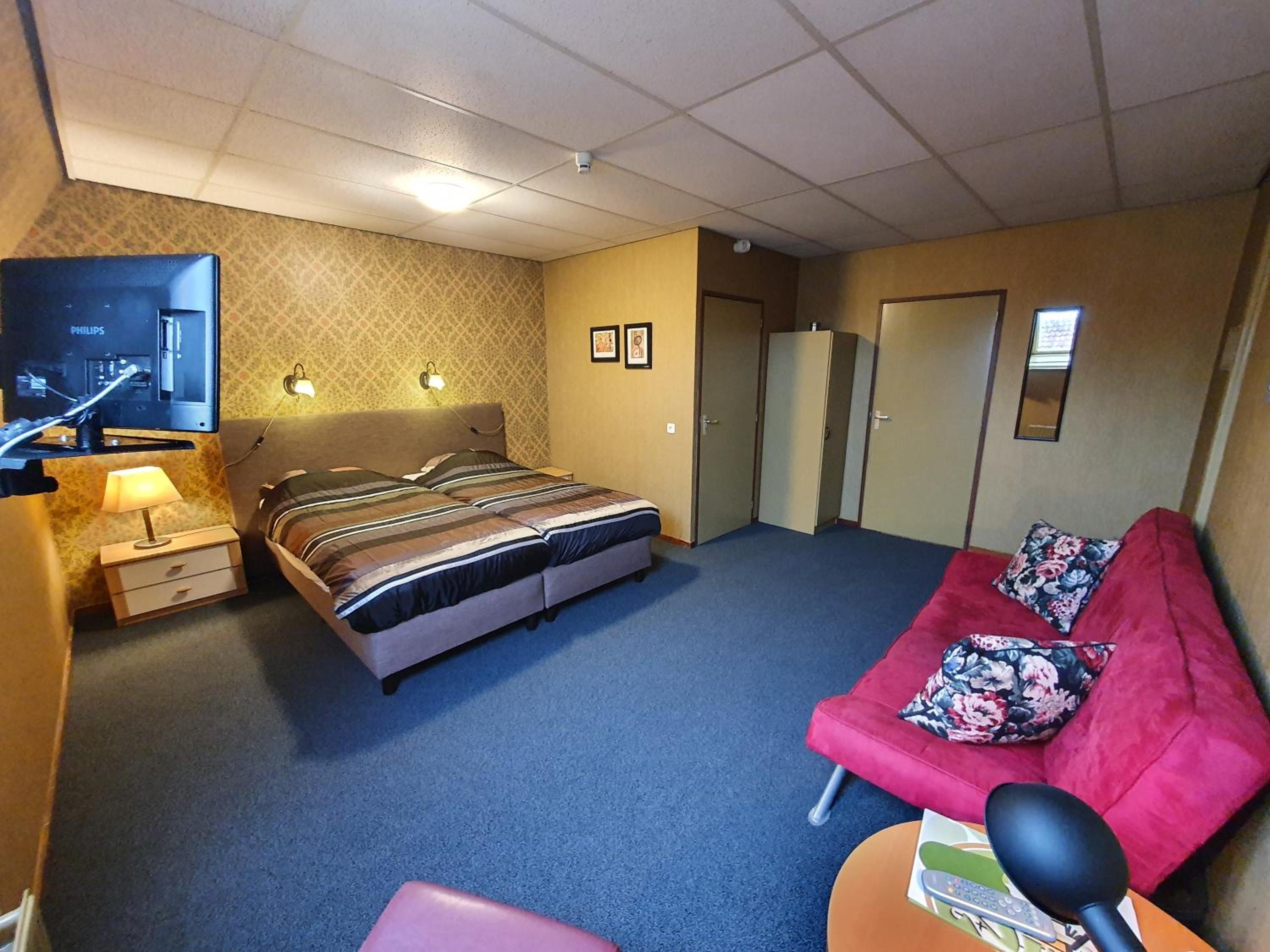 Double or Twin Room - Photo 7