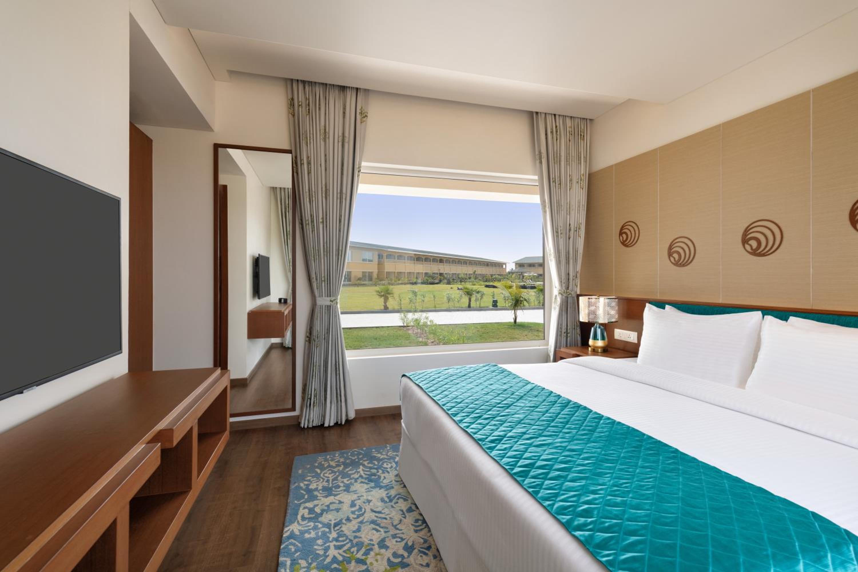 2 King Beds, Family Suite, Non-Smoking - Photo 1