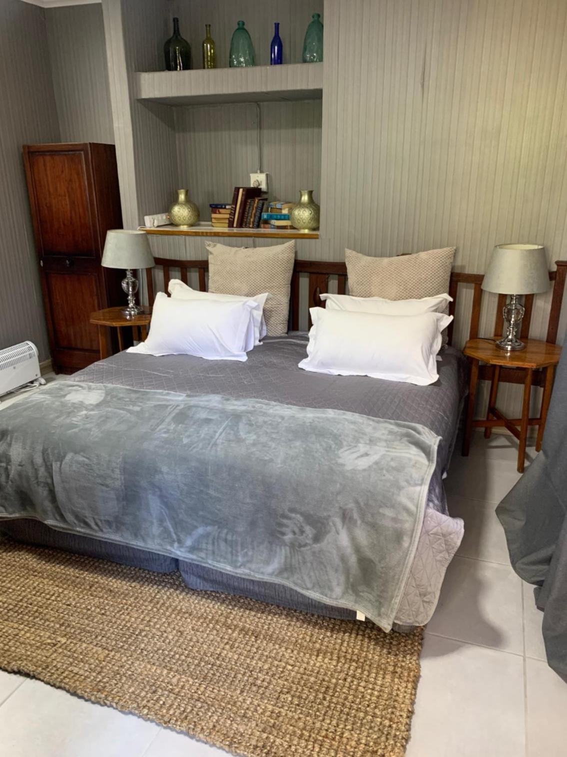 Deluxe King Room - Photo 6