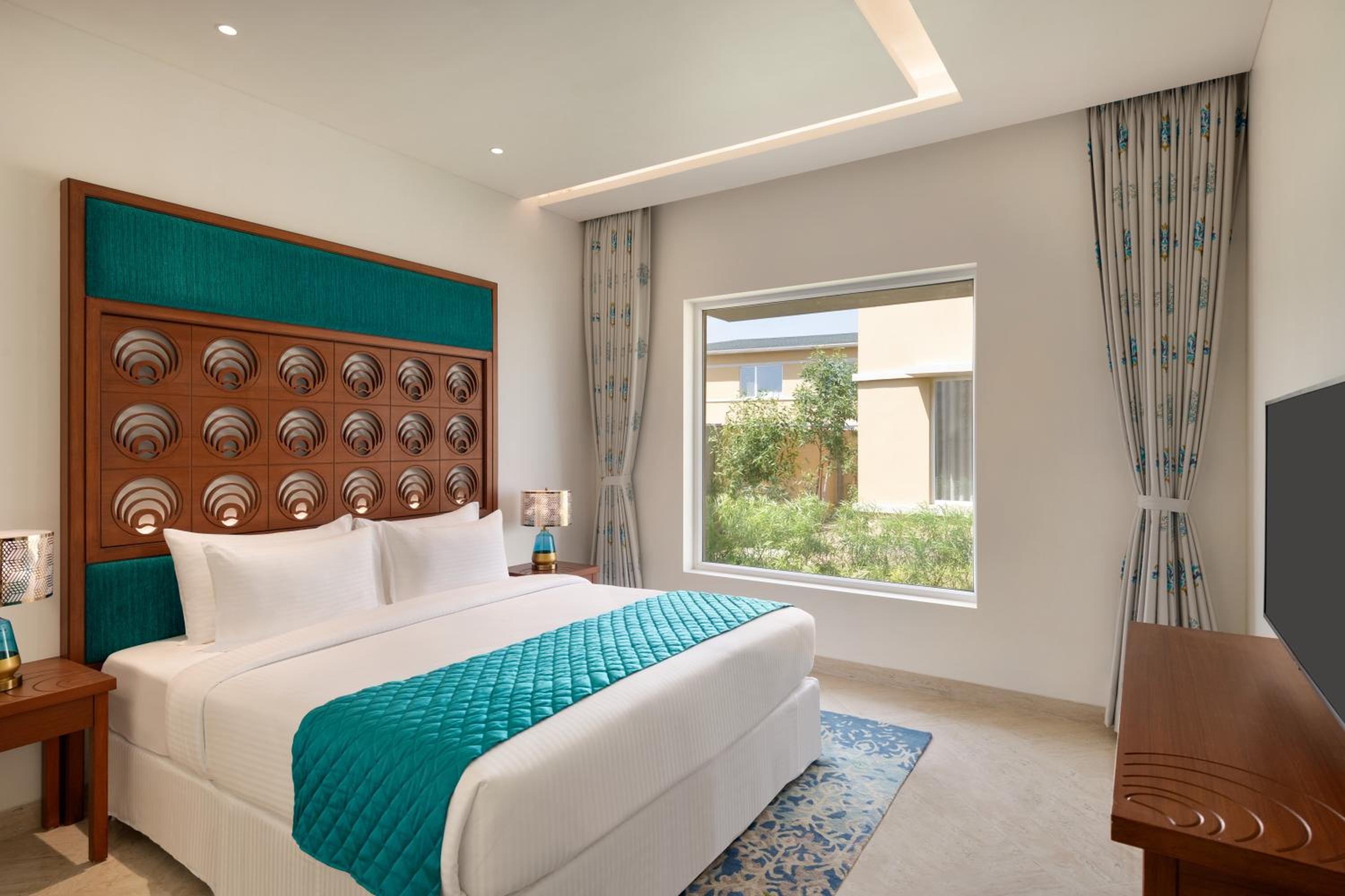 1 King Bed, Sunrise Garden Villa, Non-Smoking - Photo 1
