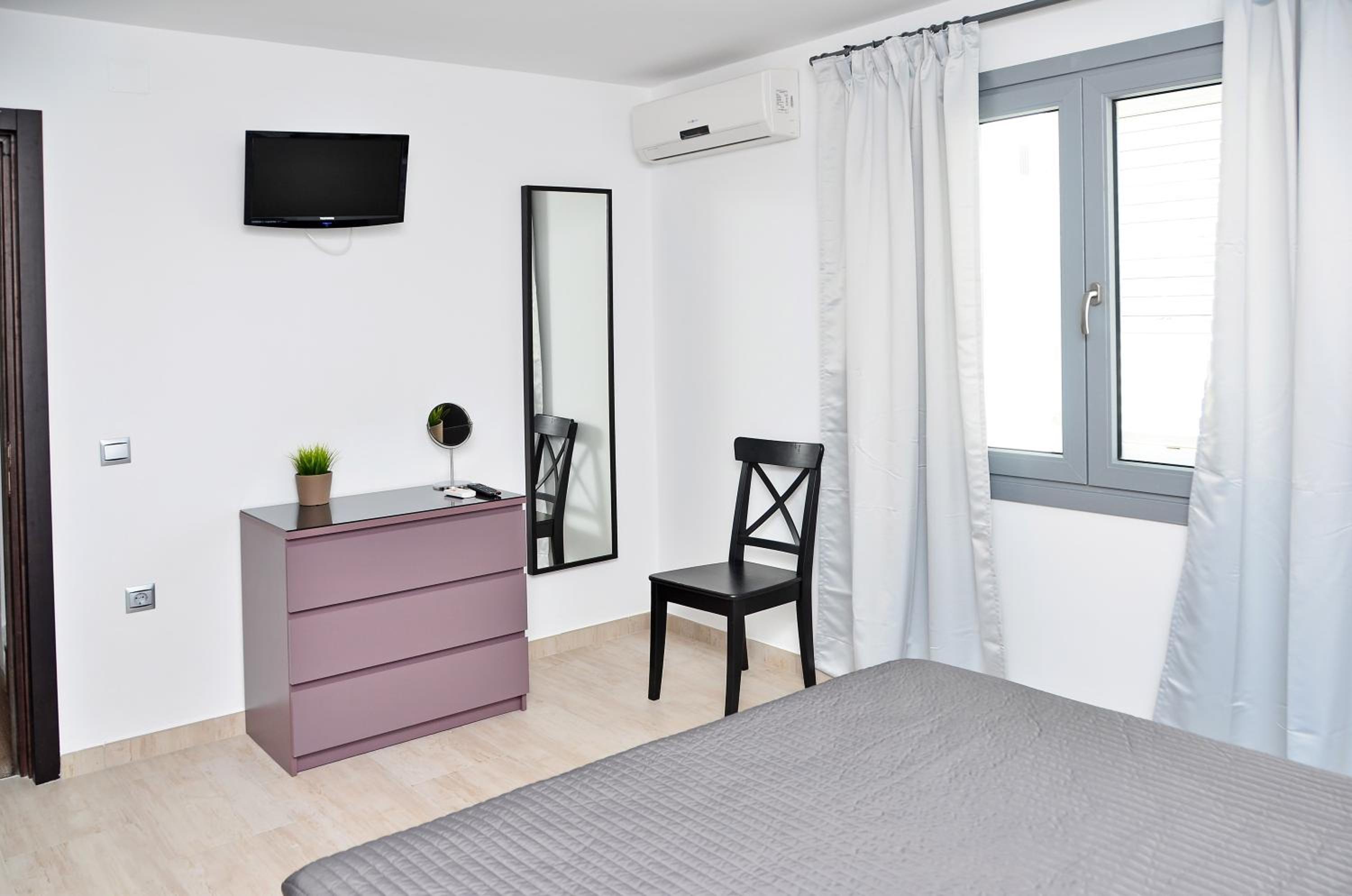 Double Room - Photo 10