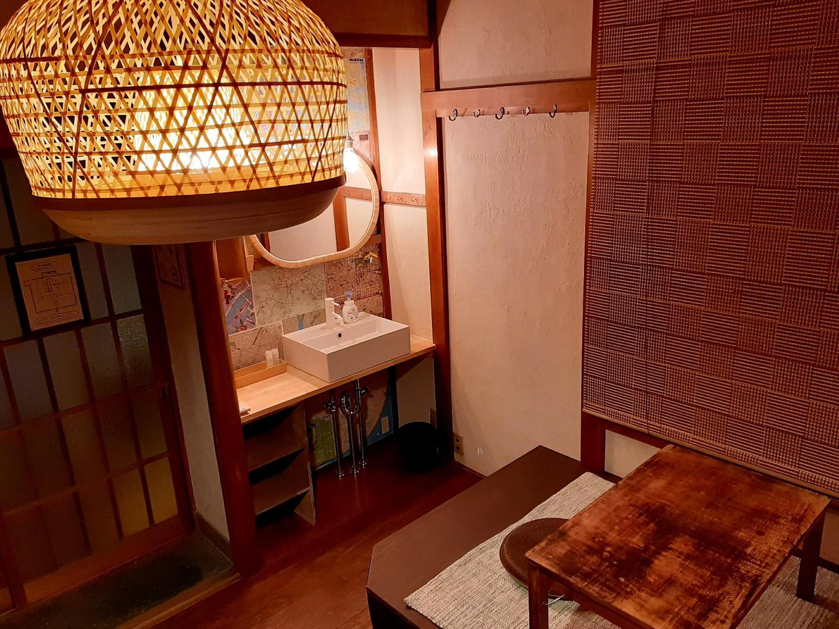 Family Room with Shared Bathroom photo 3