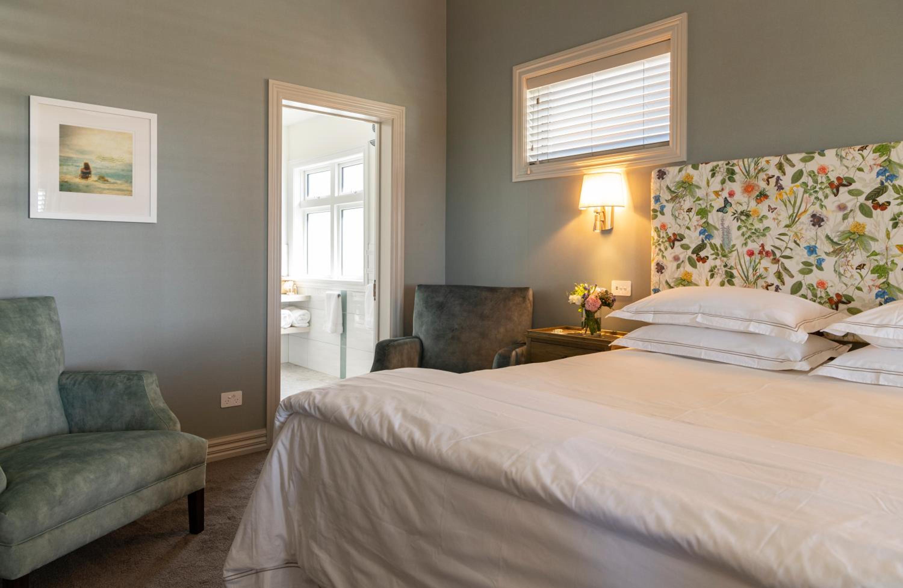 King Suite with Ocean View photo 3