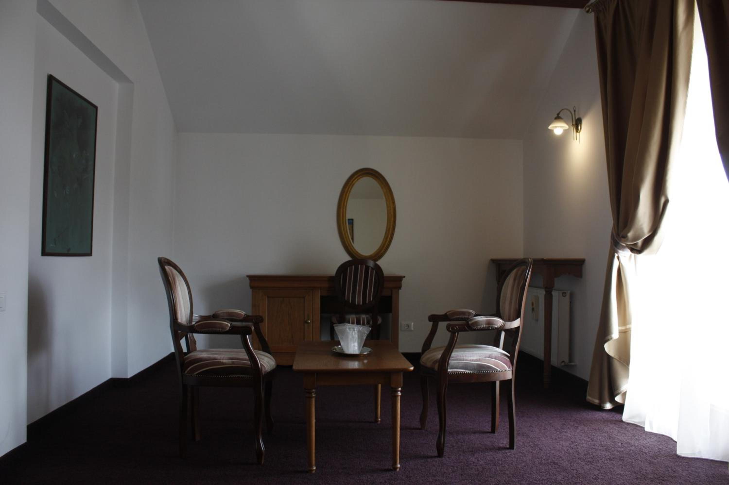 Studio Apartment - Photo 7