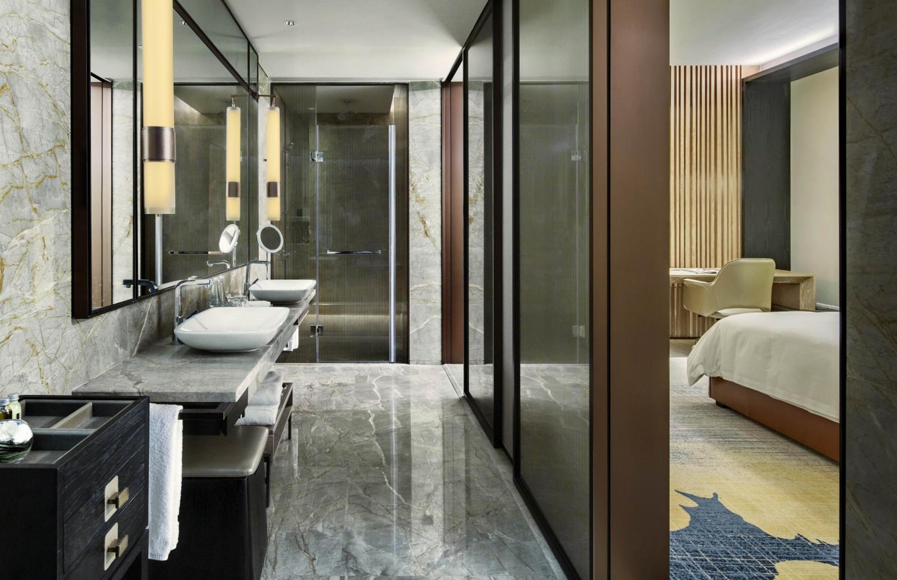 Premium Twin Room with Partial Sea View - Photo 2