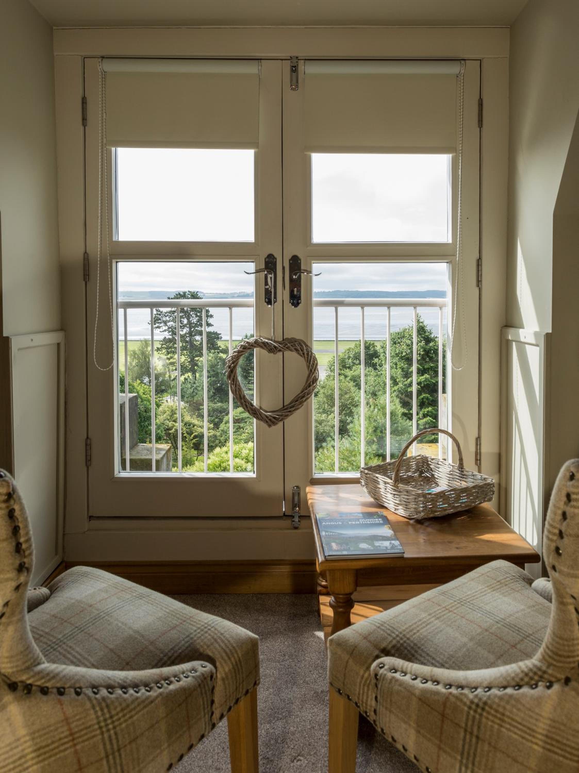 Junior Suite with Garden View photo 3