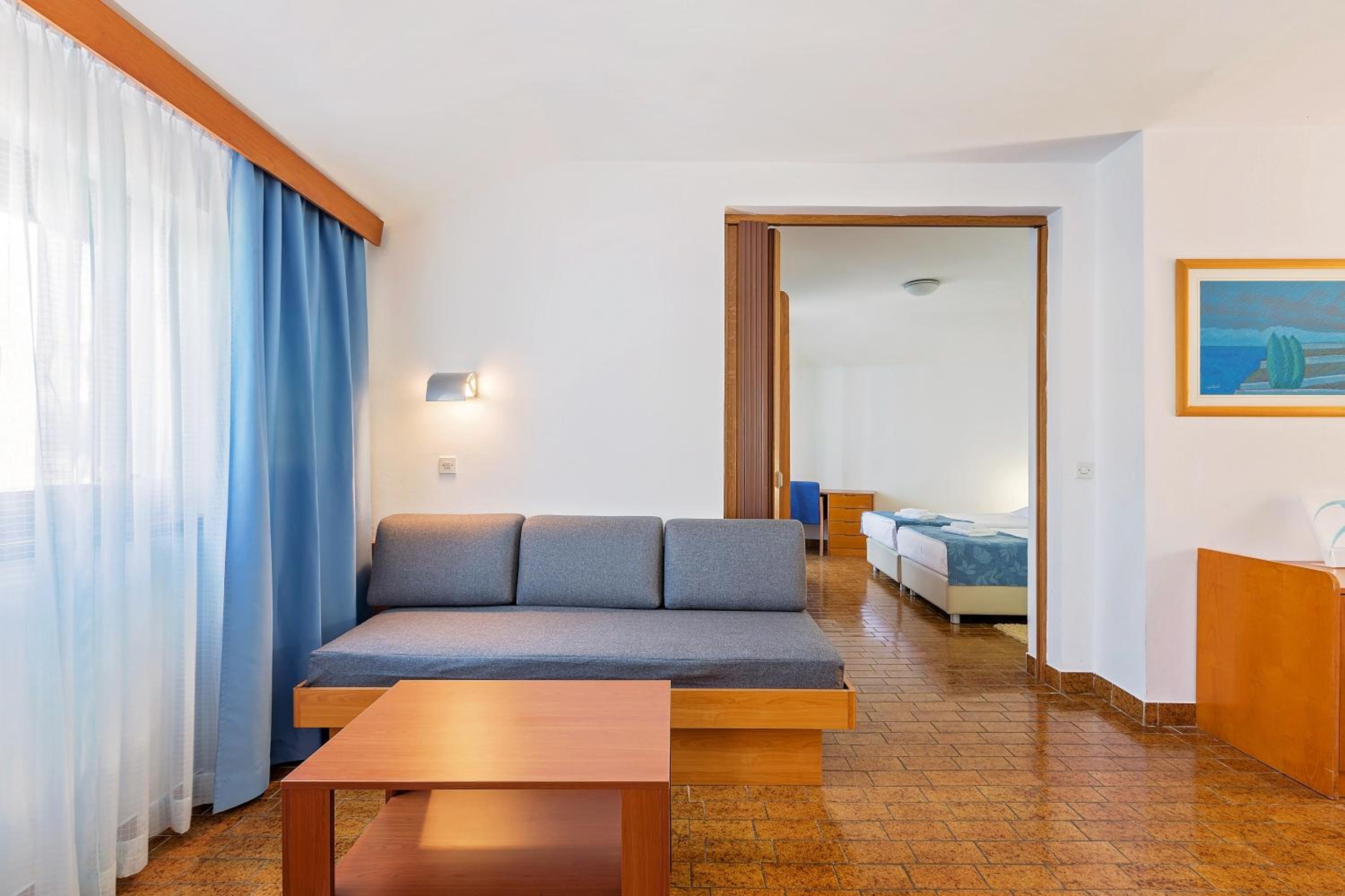 Two-Bedroom Apartment (5 Adults) photo 2