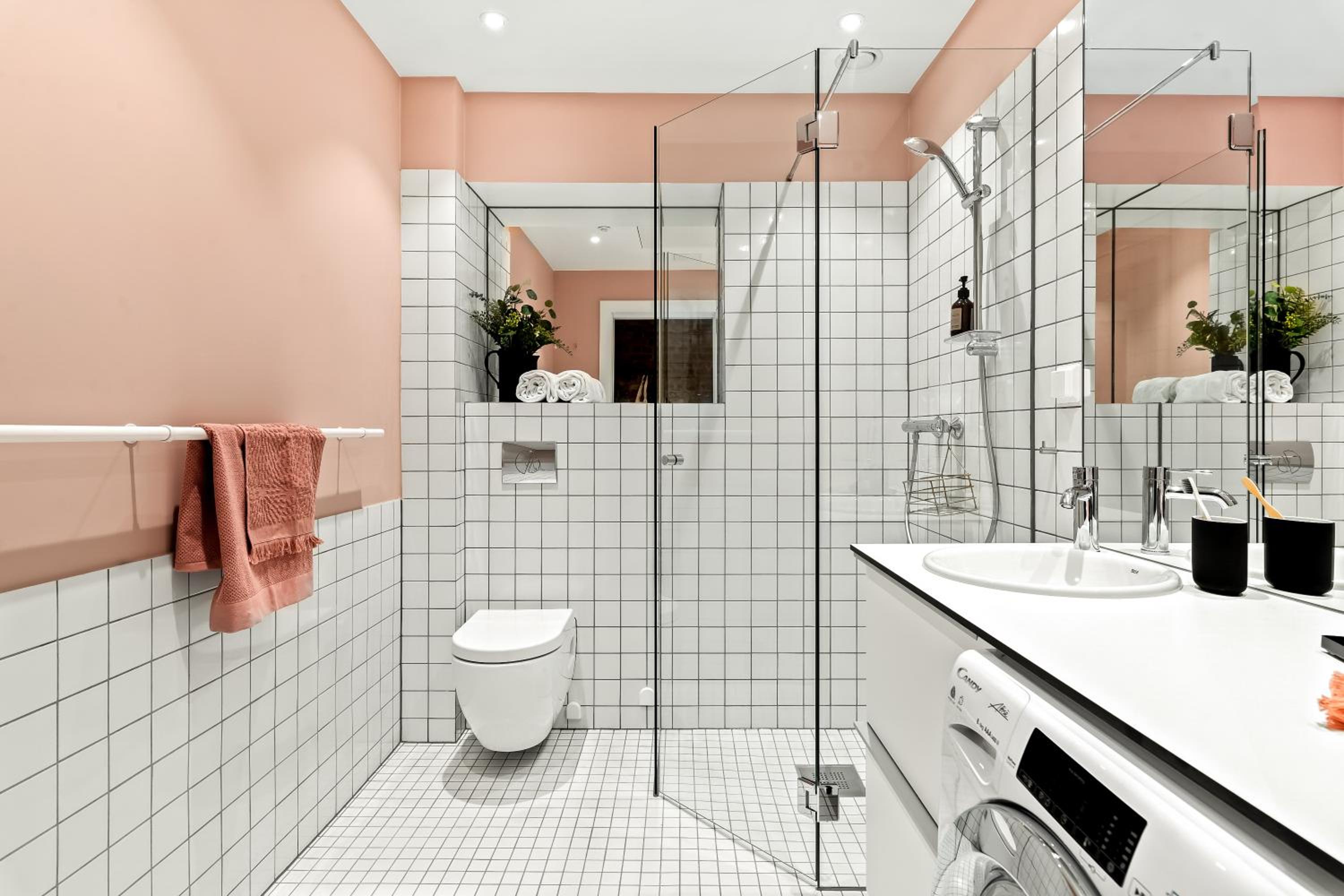 One-Bedroom Apartment - Photo 14
