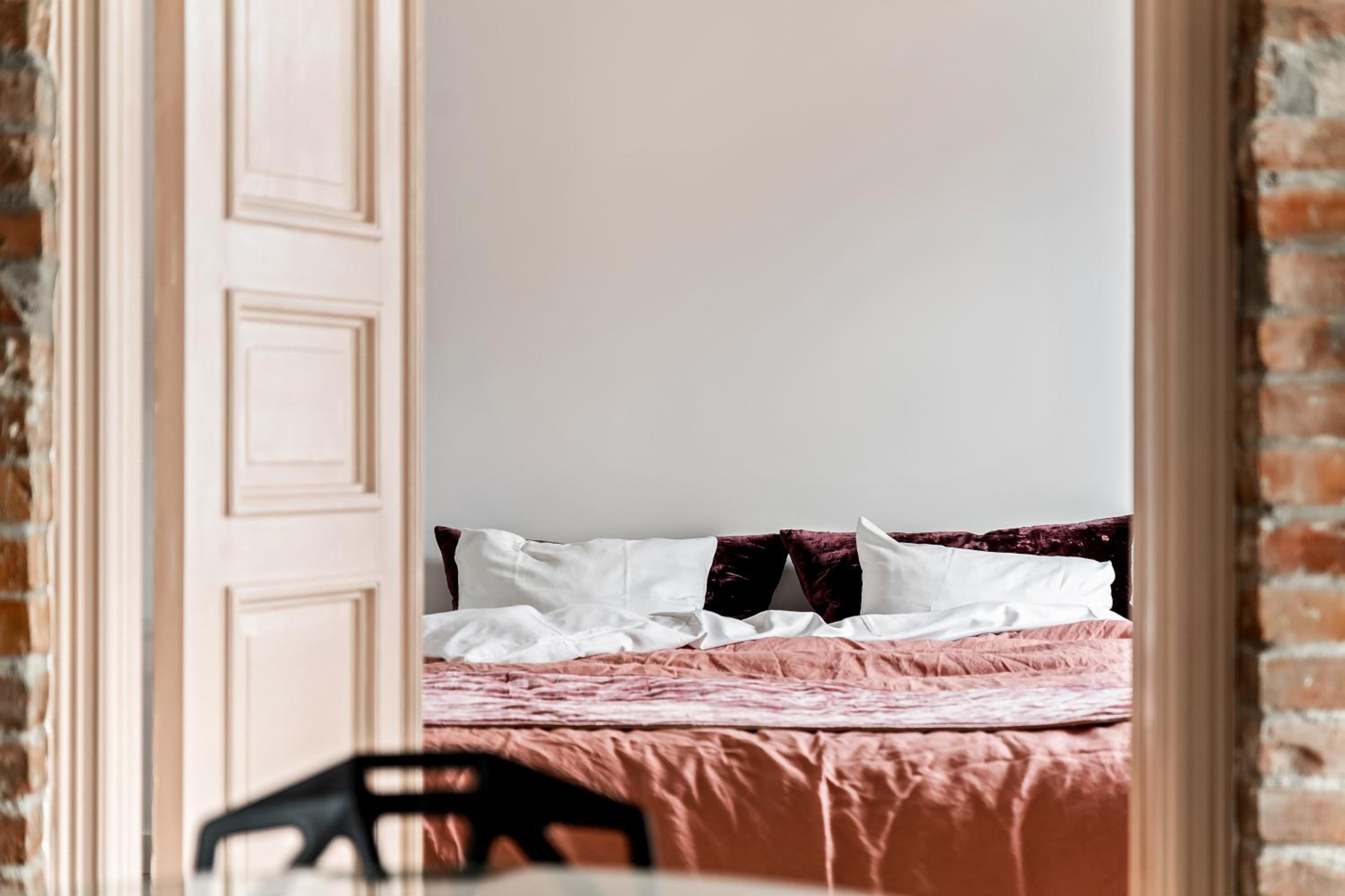 One-Bedroom Apartment - Photo 6