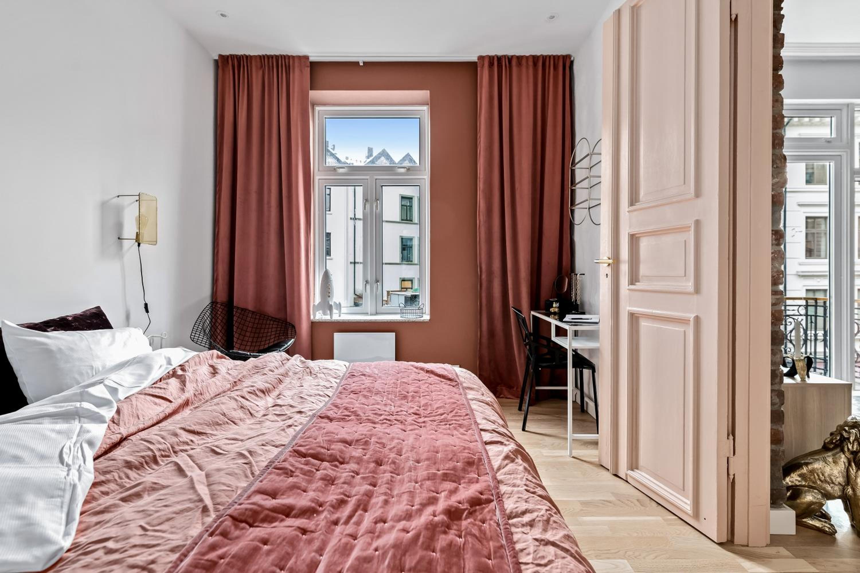 One-Bedroom Apartment - Photo 11