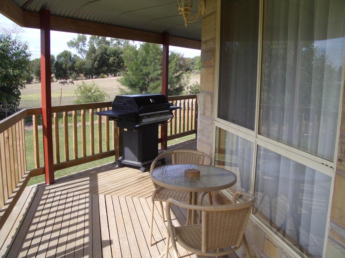 Two Bedroom Cottage - Robin's Retreat photo 2