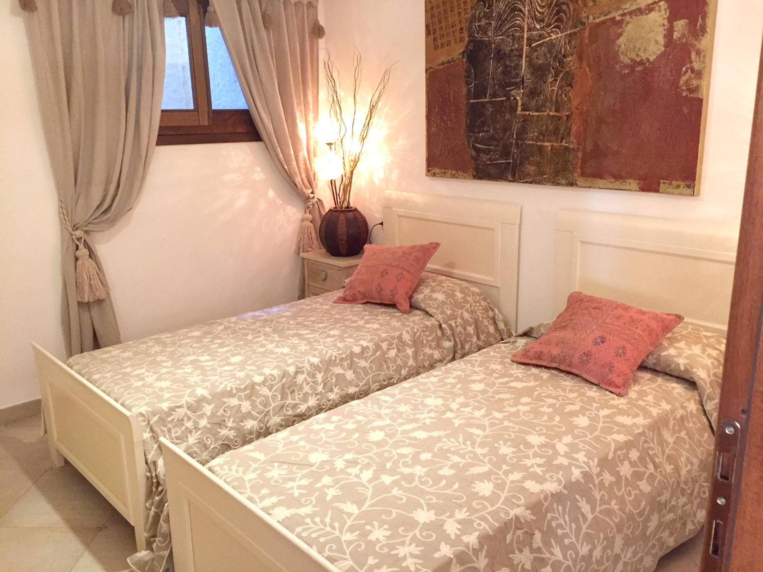 Four-Bedroom Villa photo 2