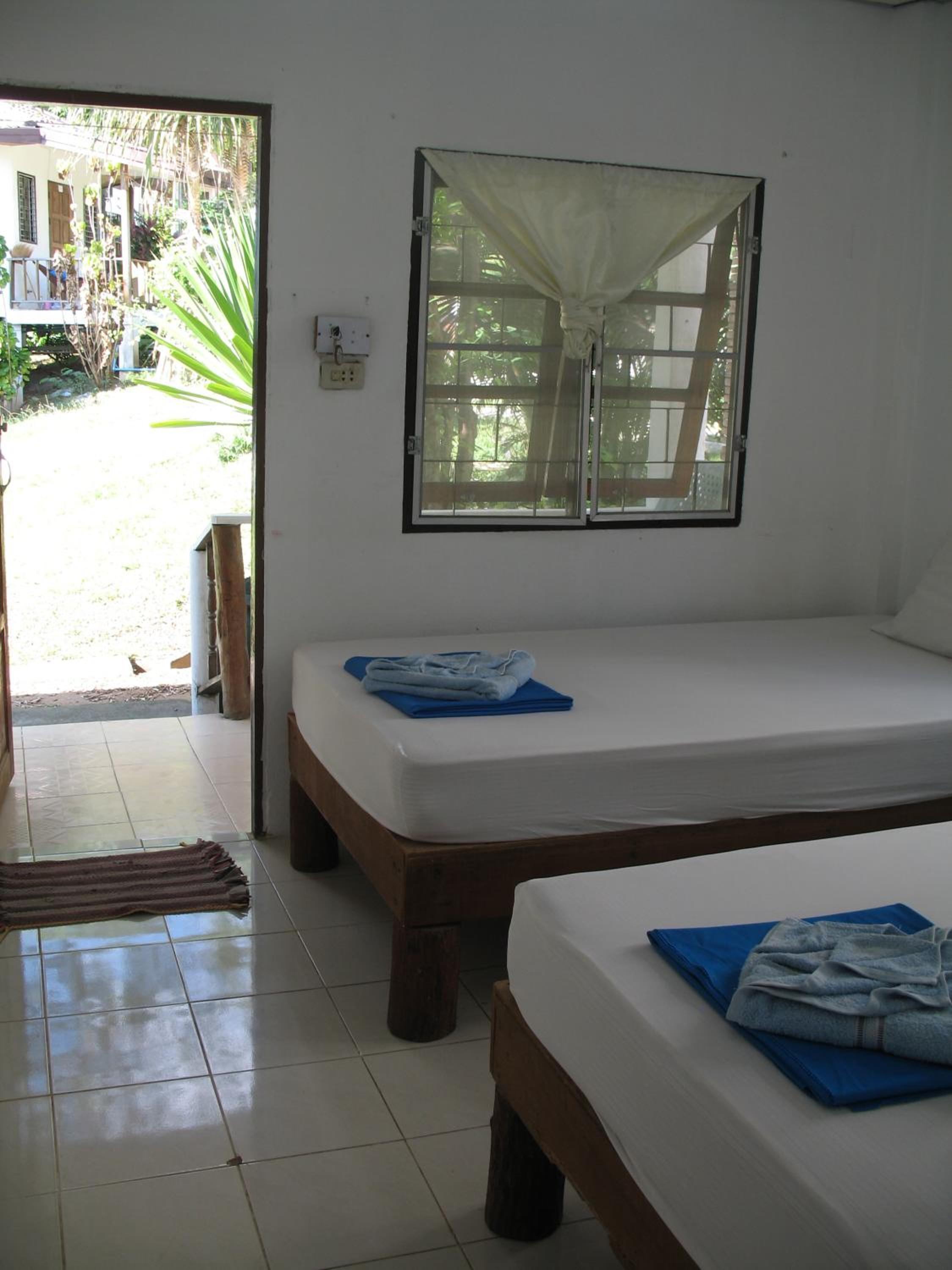 Budget Twin Room with Fan photo 2