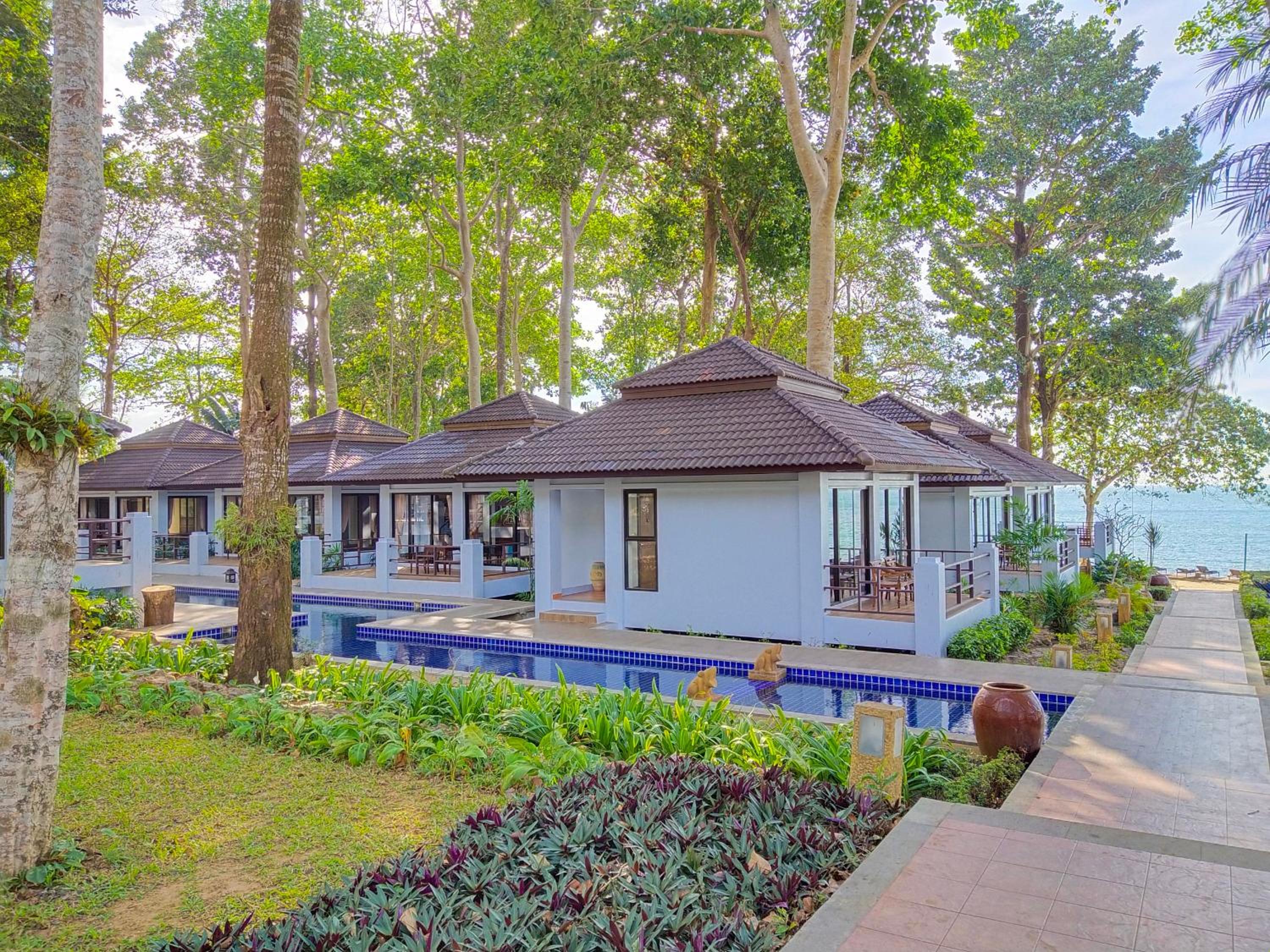 Poolside Villa photo 3