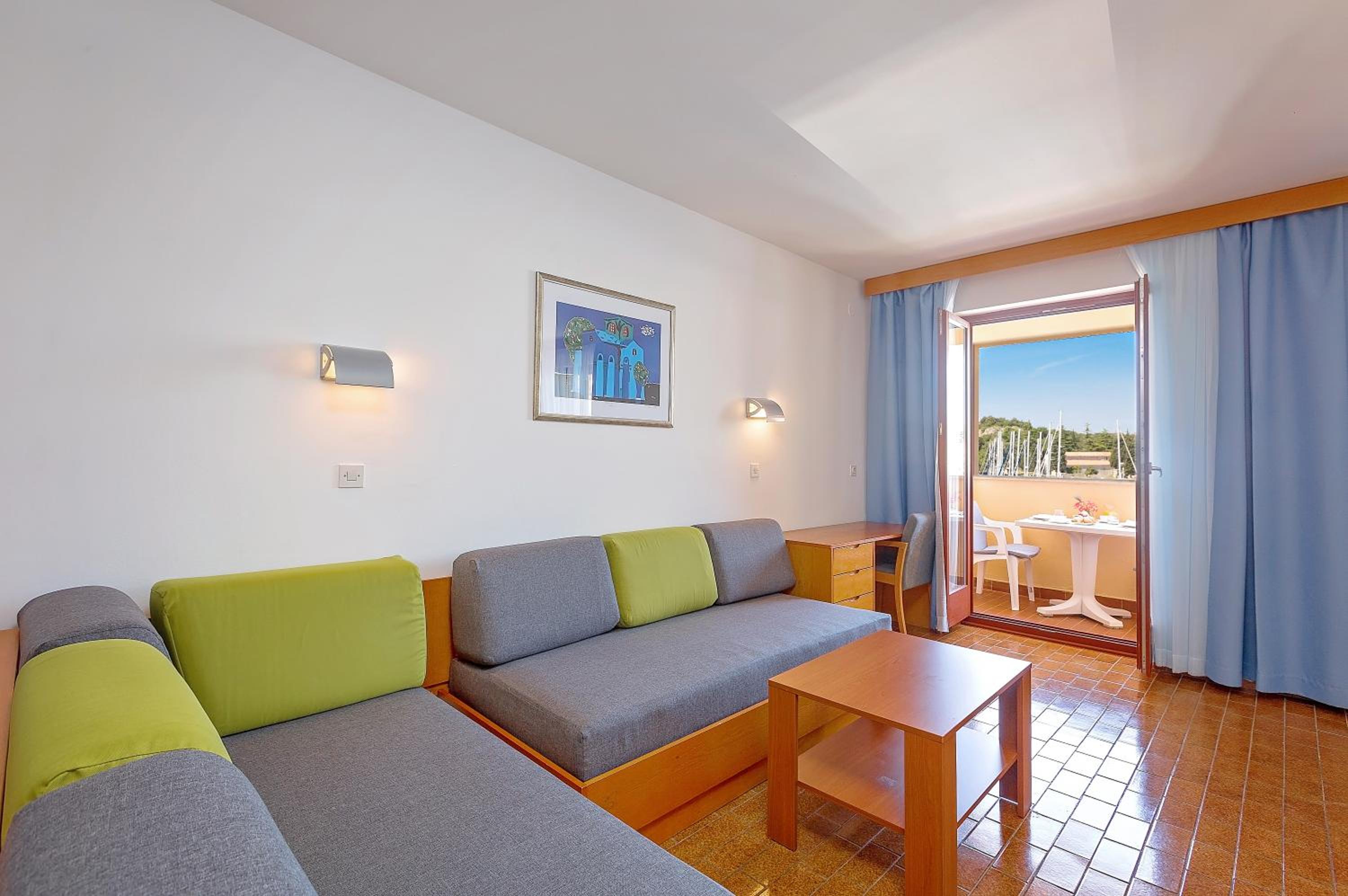 Two-Bedroom Apartment (6 Adults) photo 1