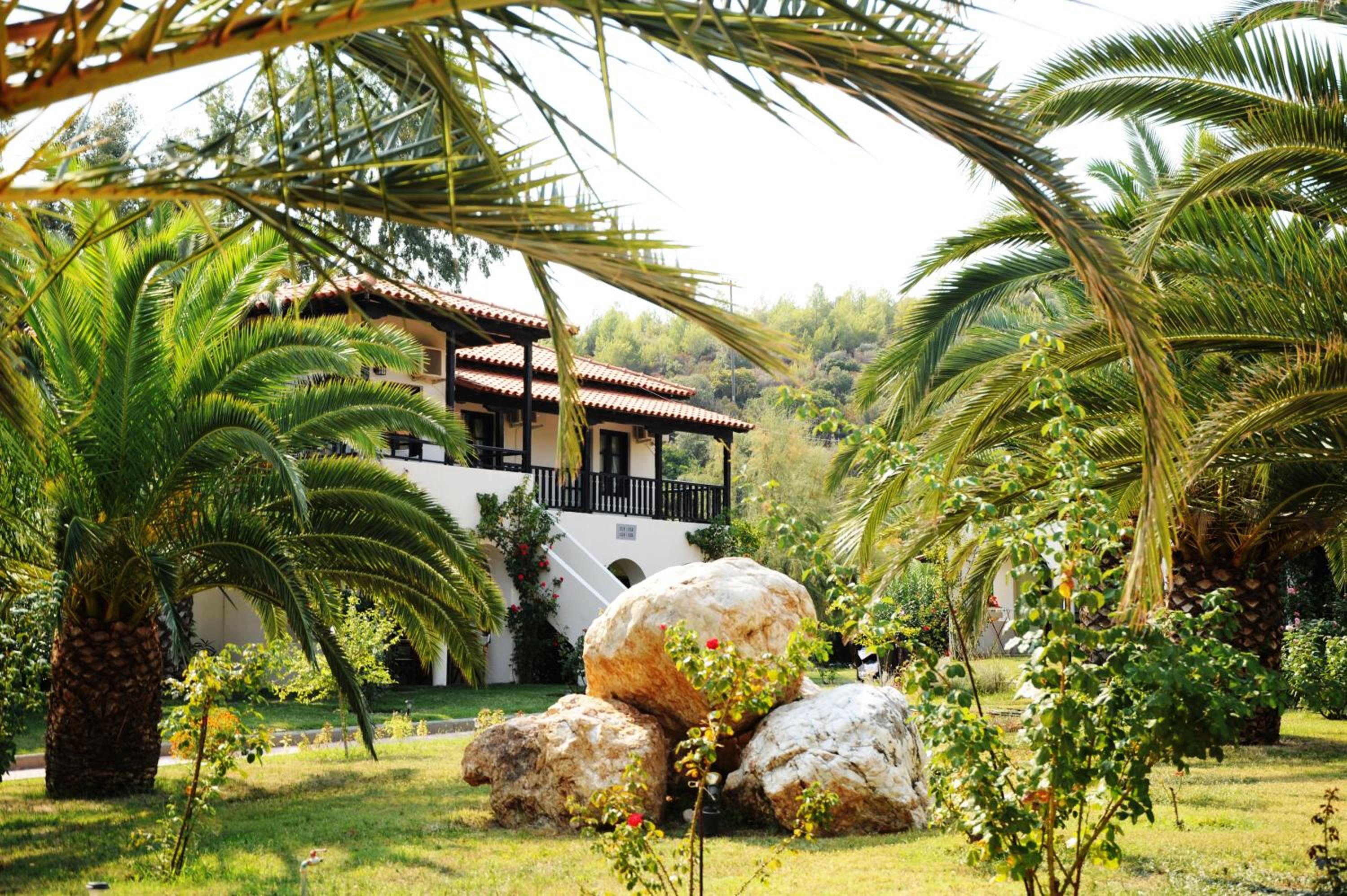 Family Room with Garden View