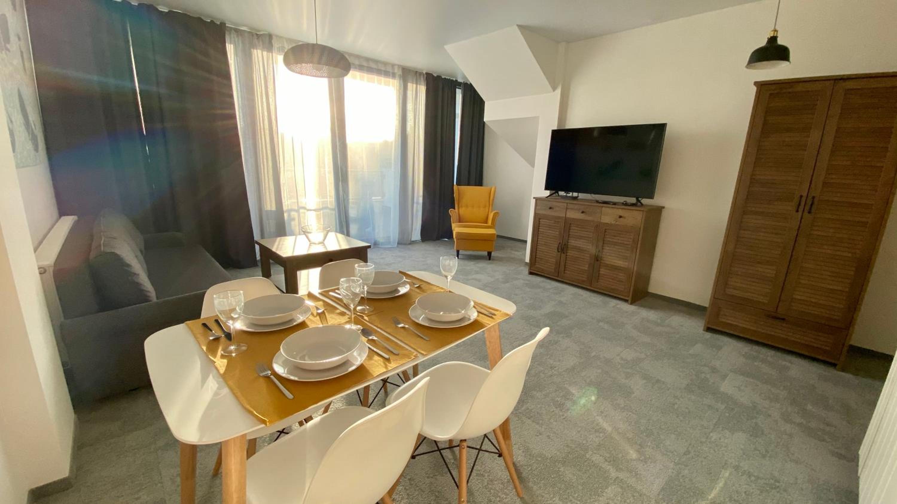 Apartment with Terrace - Photo 13