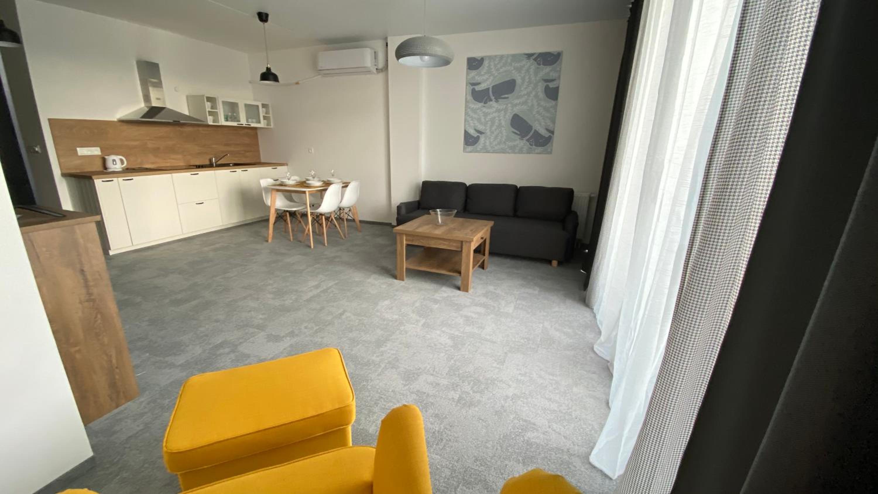 Apartment with Terrace - Photo 10