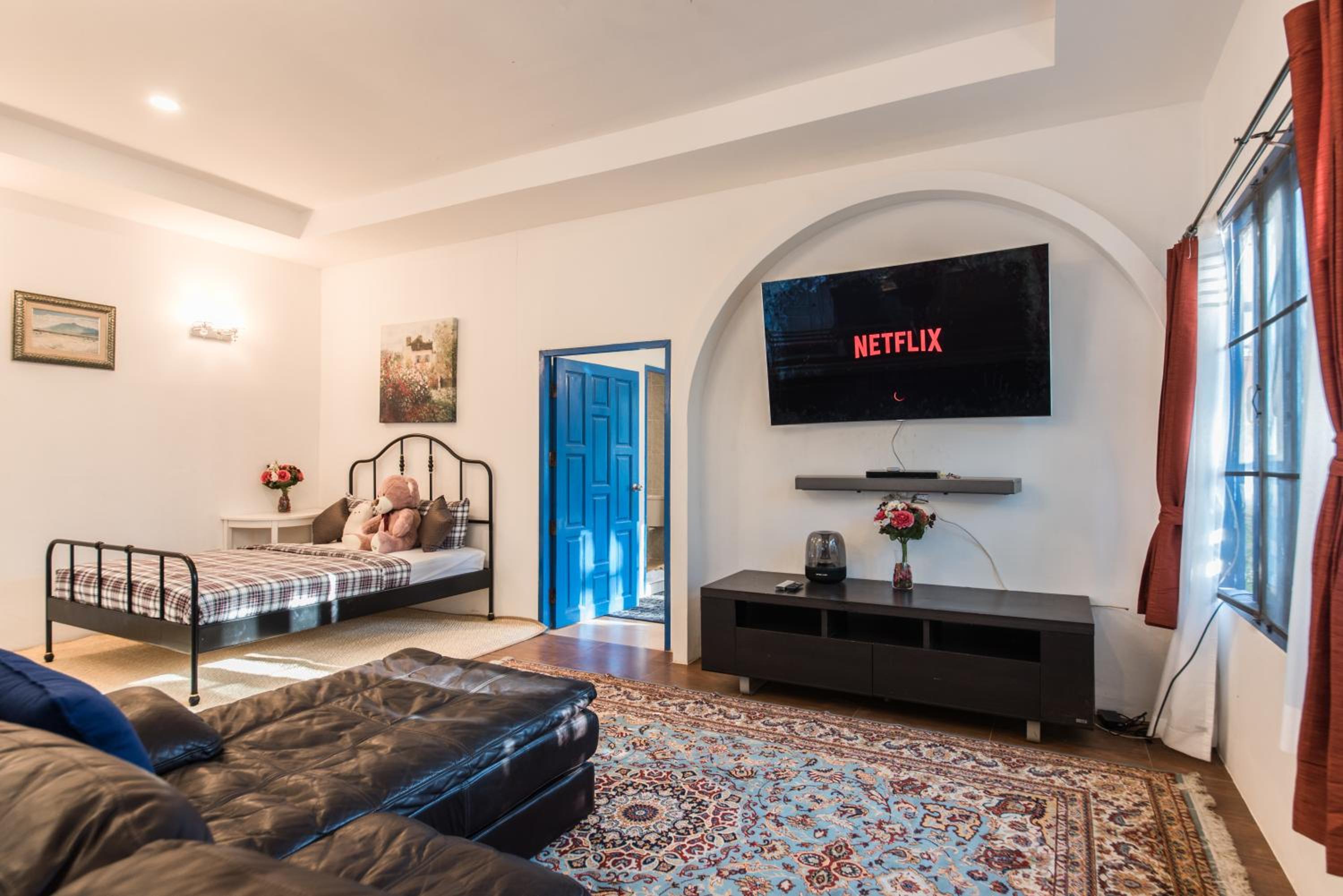 Family Room - Photo 7