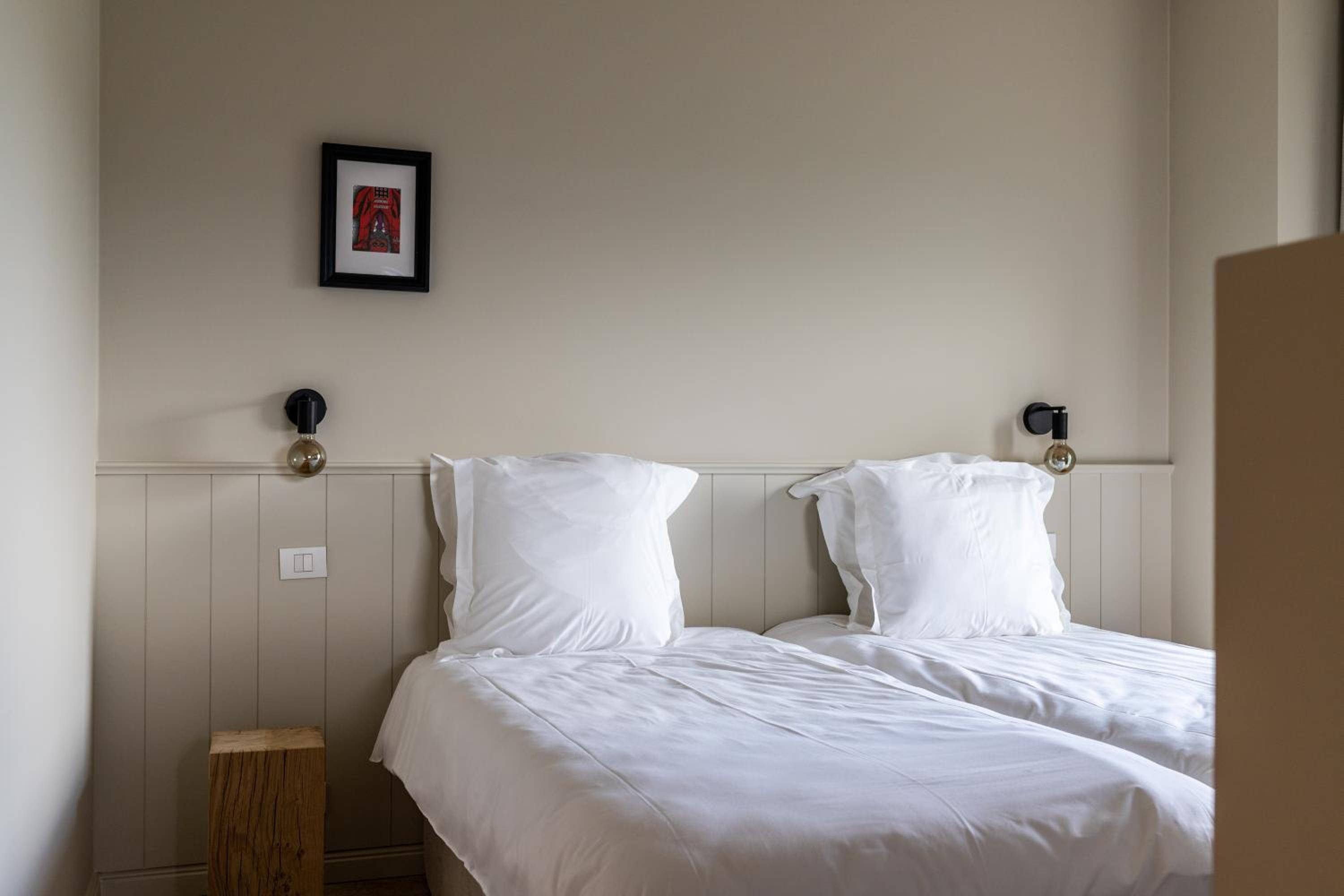 Twin Room - Photo 9