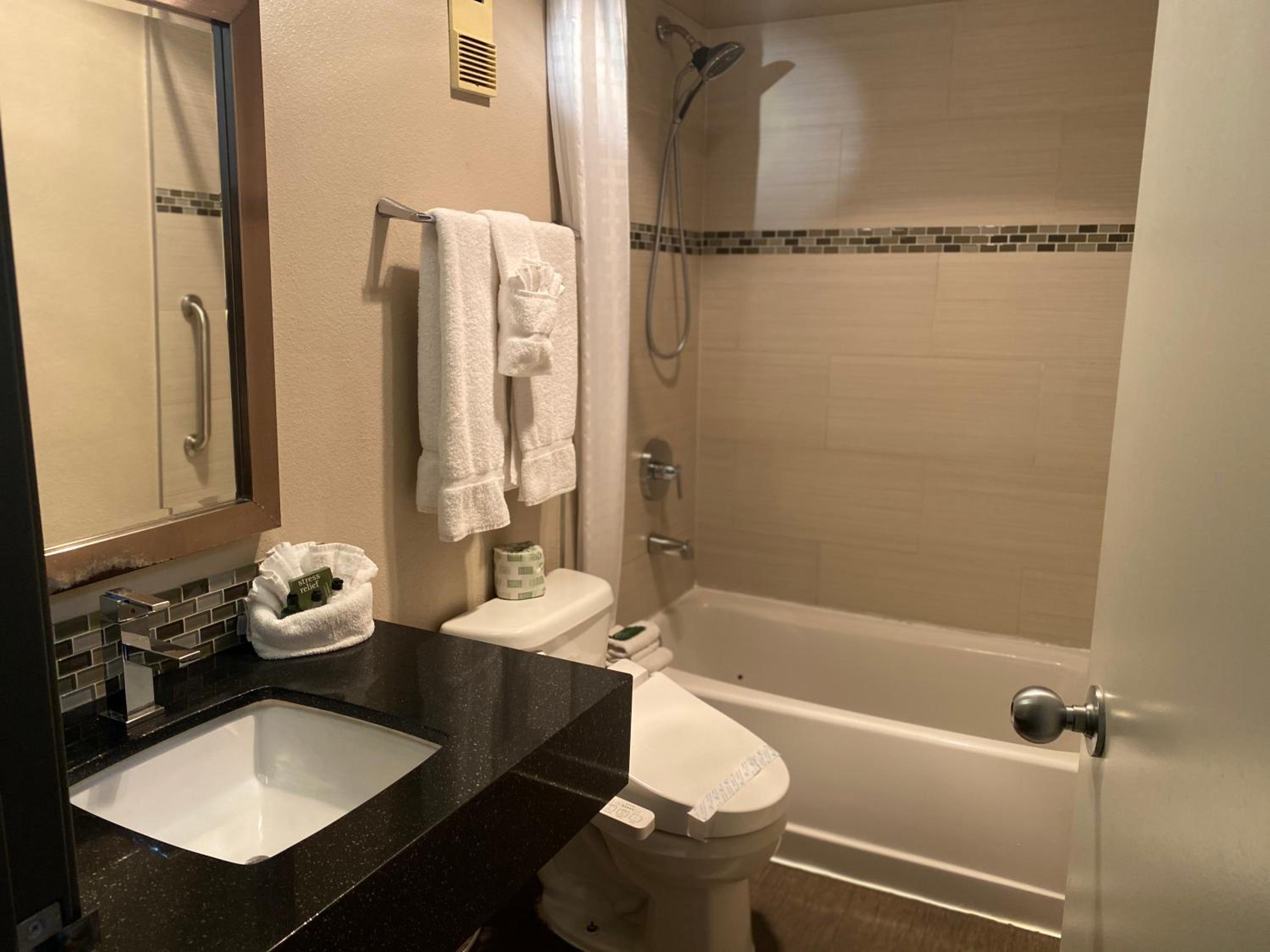 Standard King Room photo 2