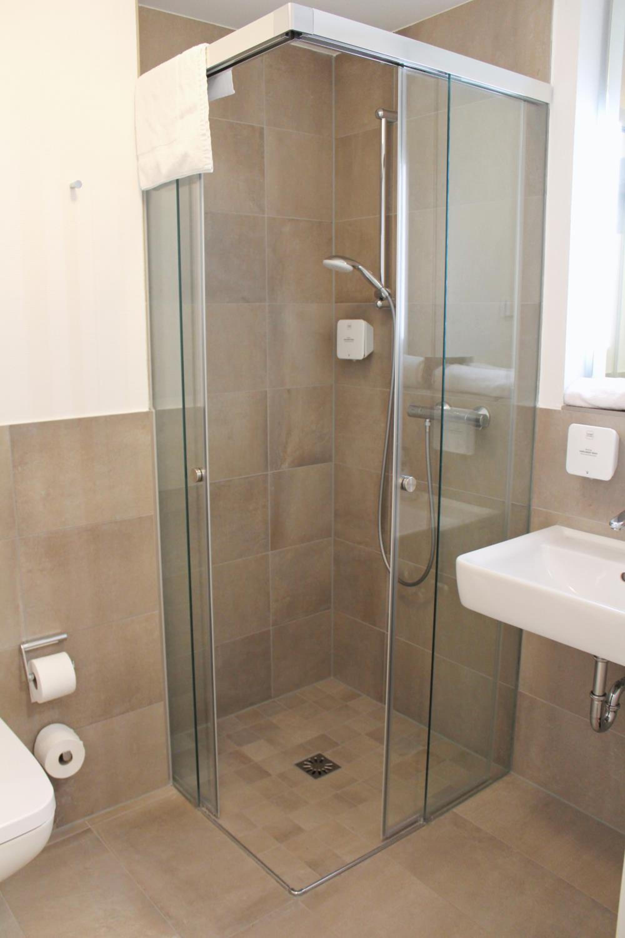 Standard Double Room - Photo 4