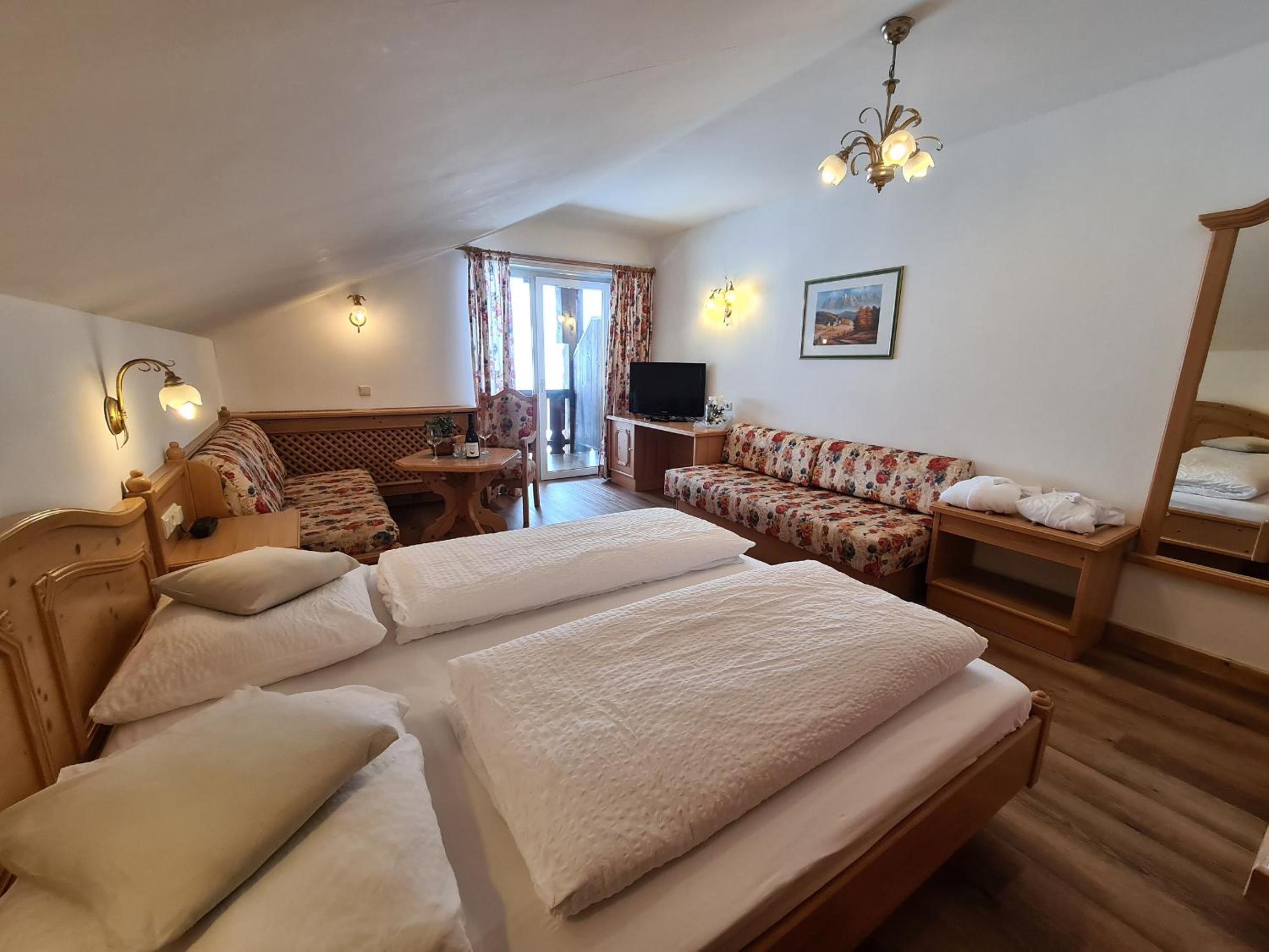Double Room - Photo 2