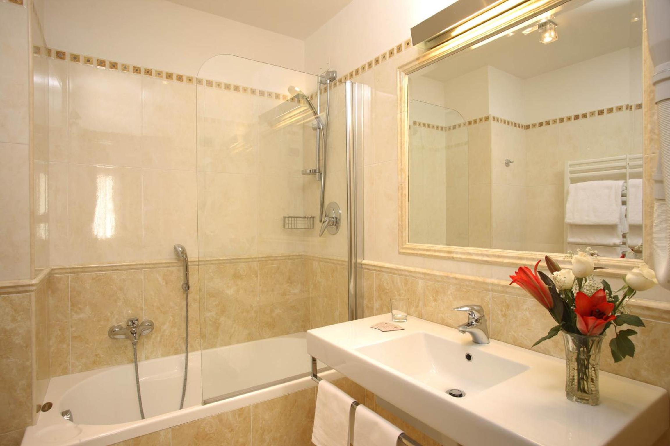 Double or Twin Room photo 2