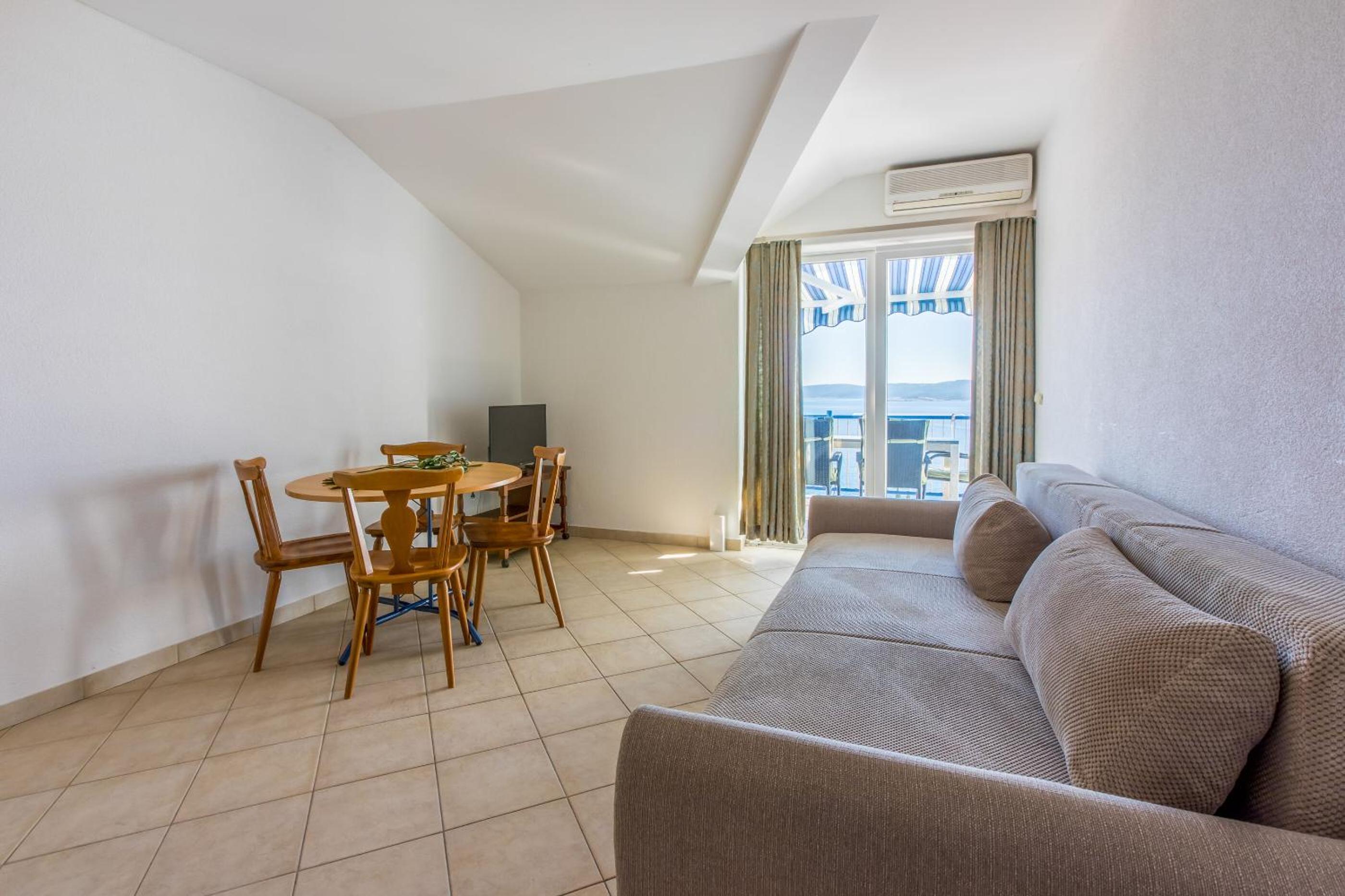 One-Bedroom Apartment with Balcony photo 1