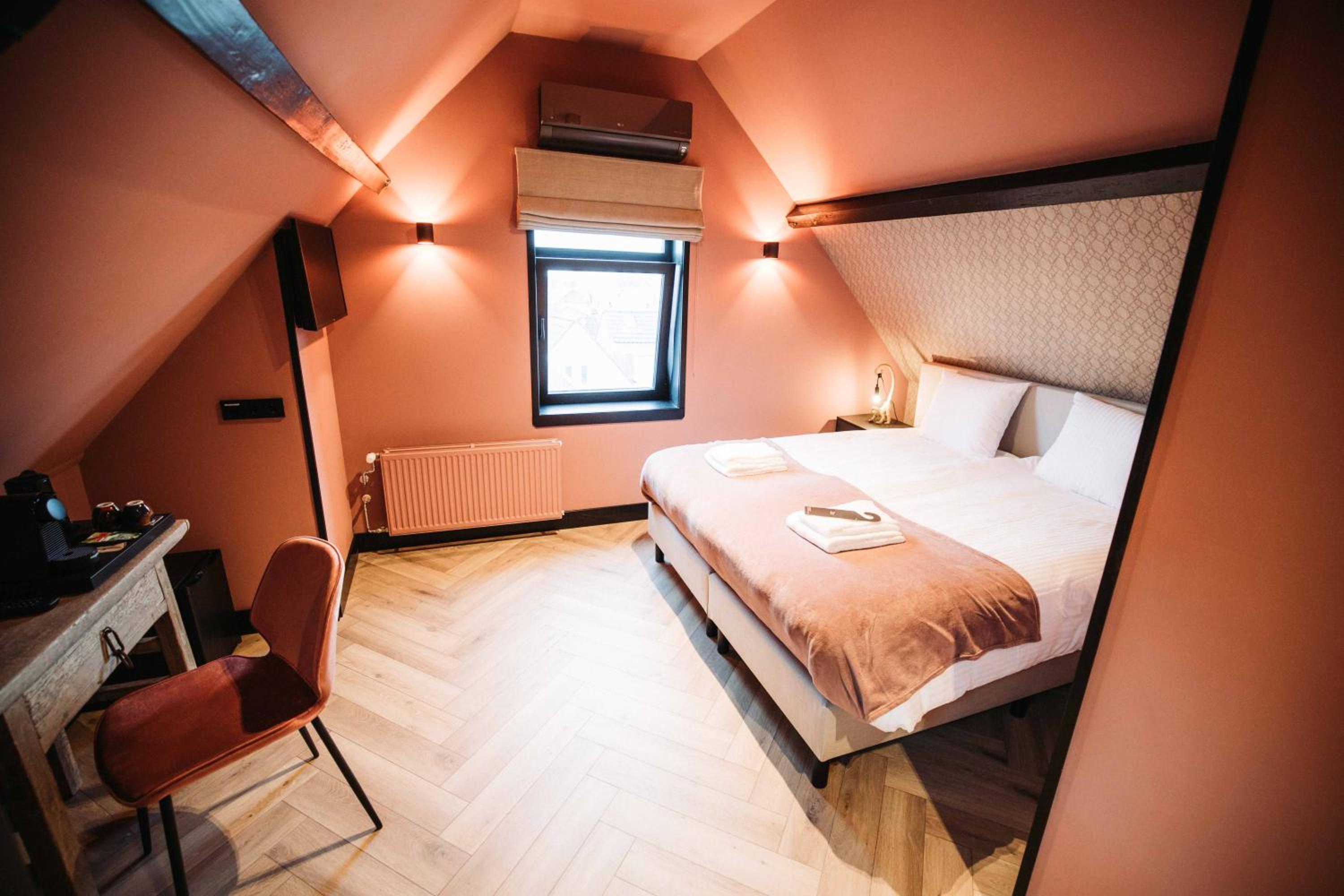 Standard Double Room - Photo 6