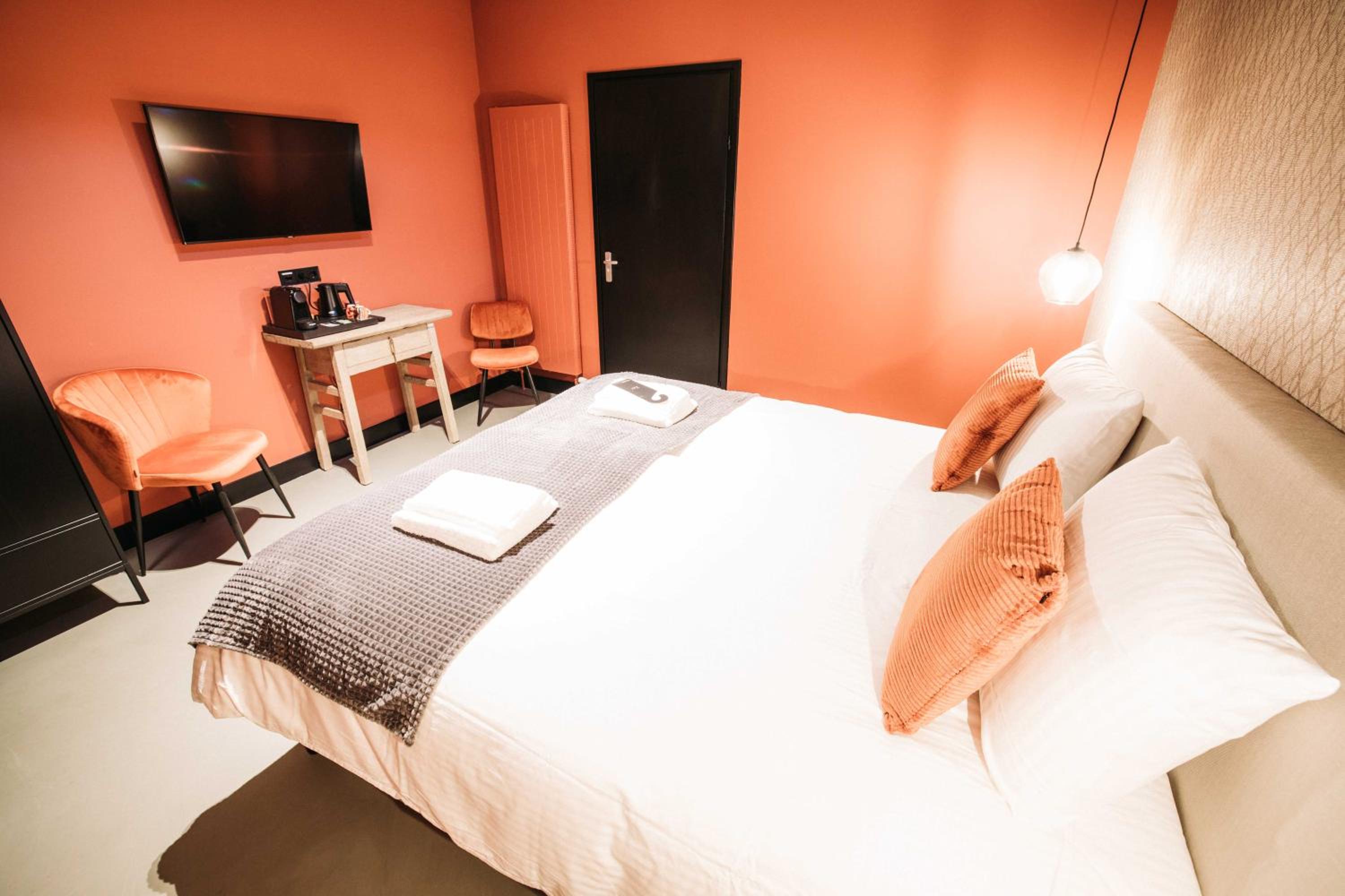 Standard Double Room - Photo 1