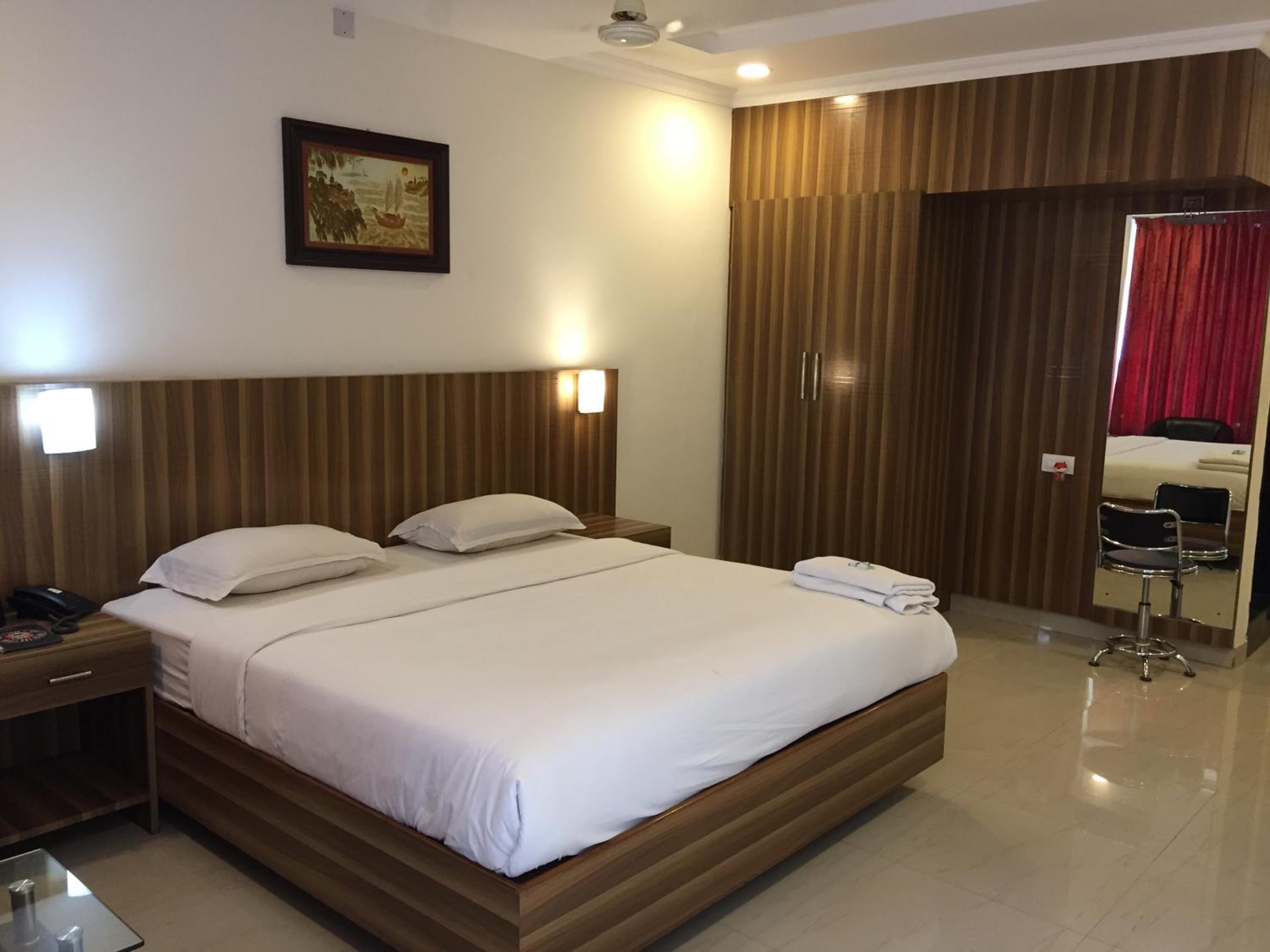 Deluxe Suite - Photo 1