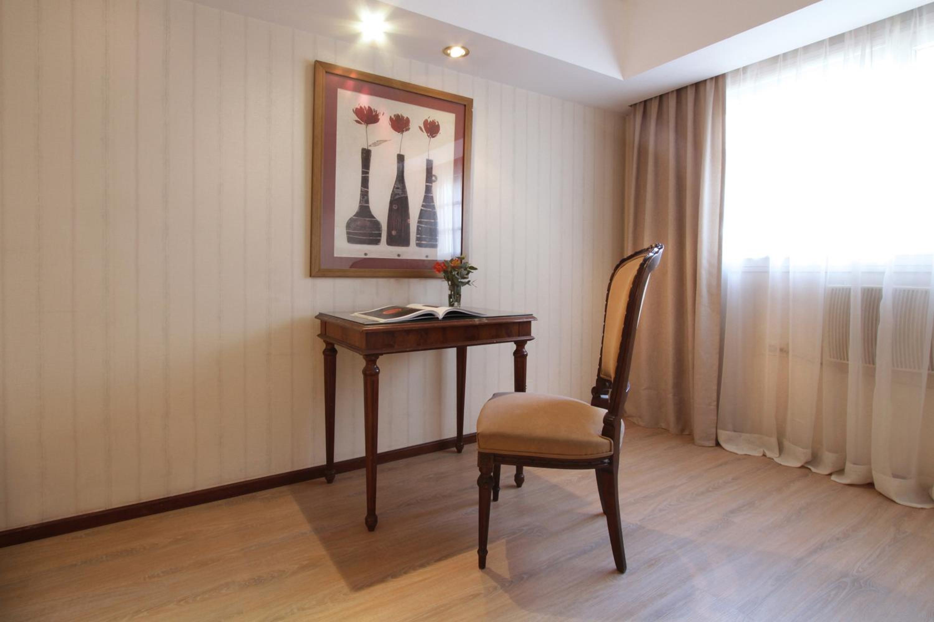 Superior Double Room with Two Double Beds - Non-Smoking photo 3