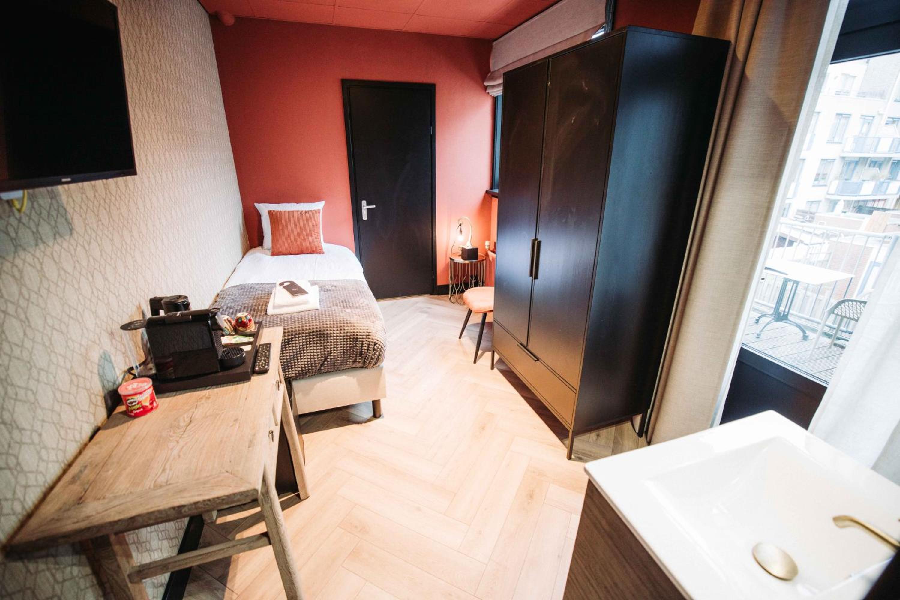 Single Room with Balcony photo 1