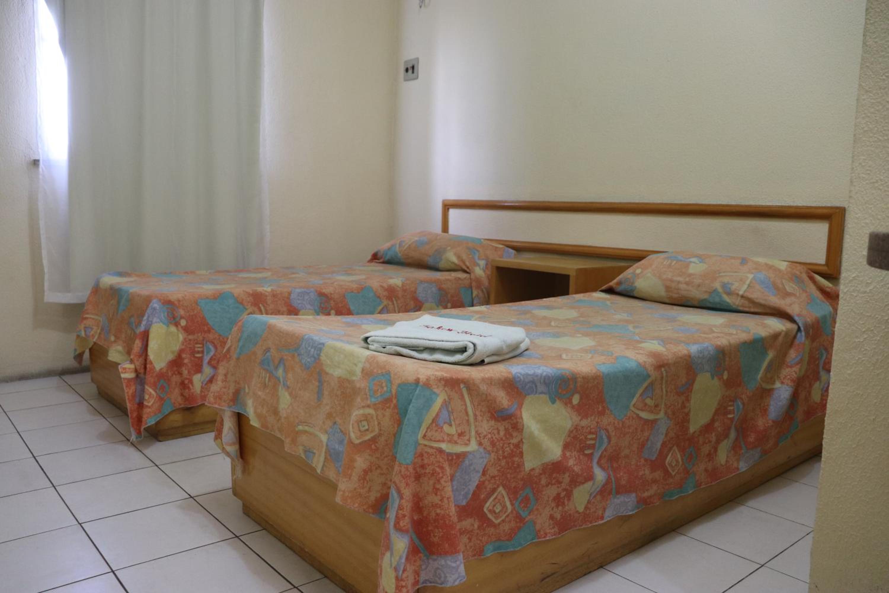 Large Twin Room photo 1