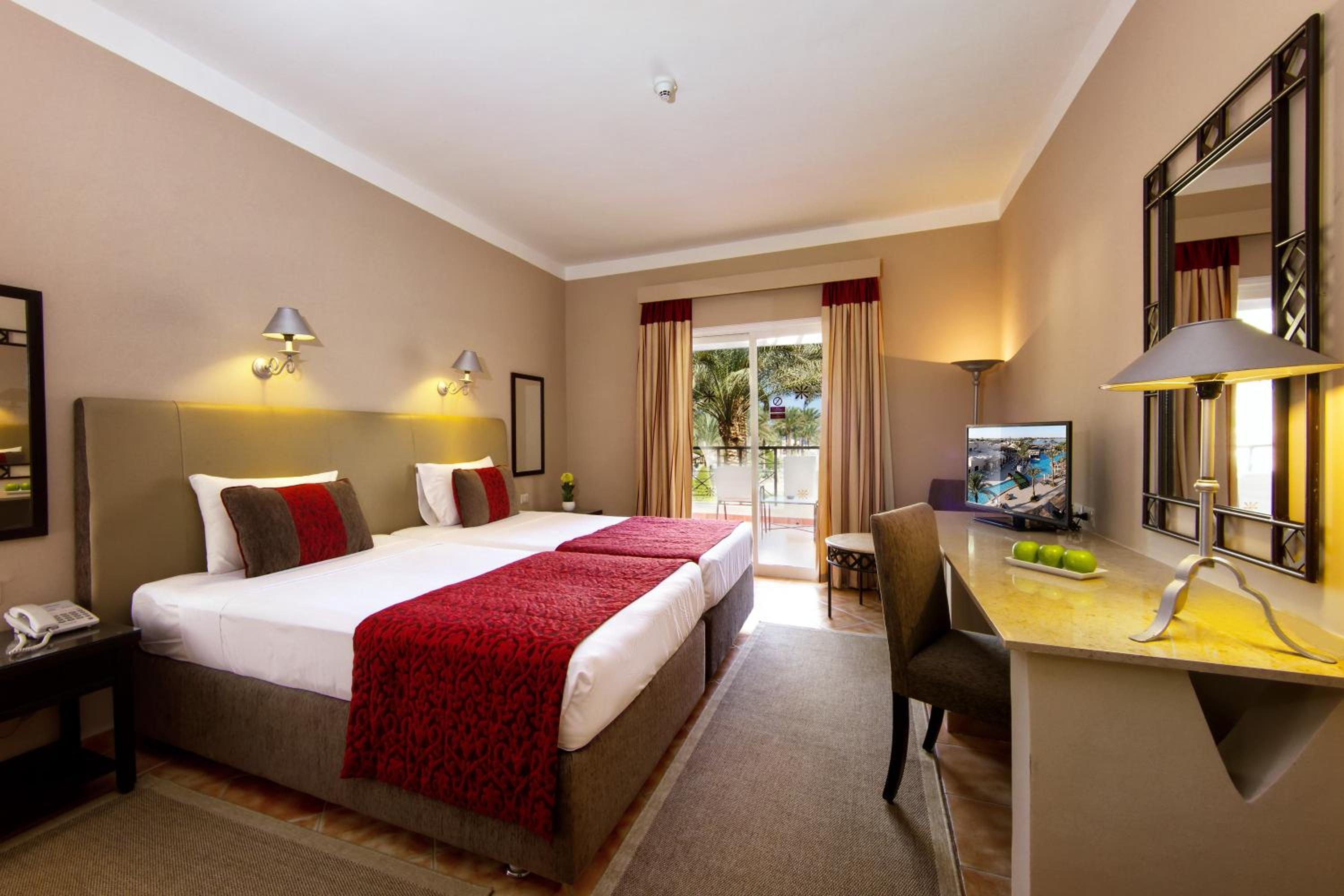 Superior, Queen or Twin Bed ,Garden view