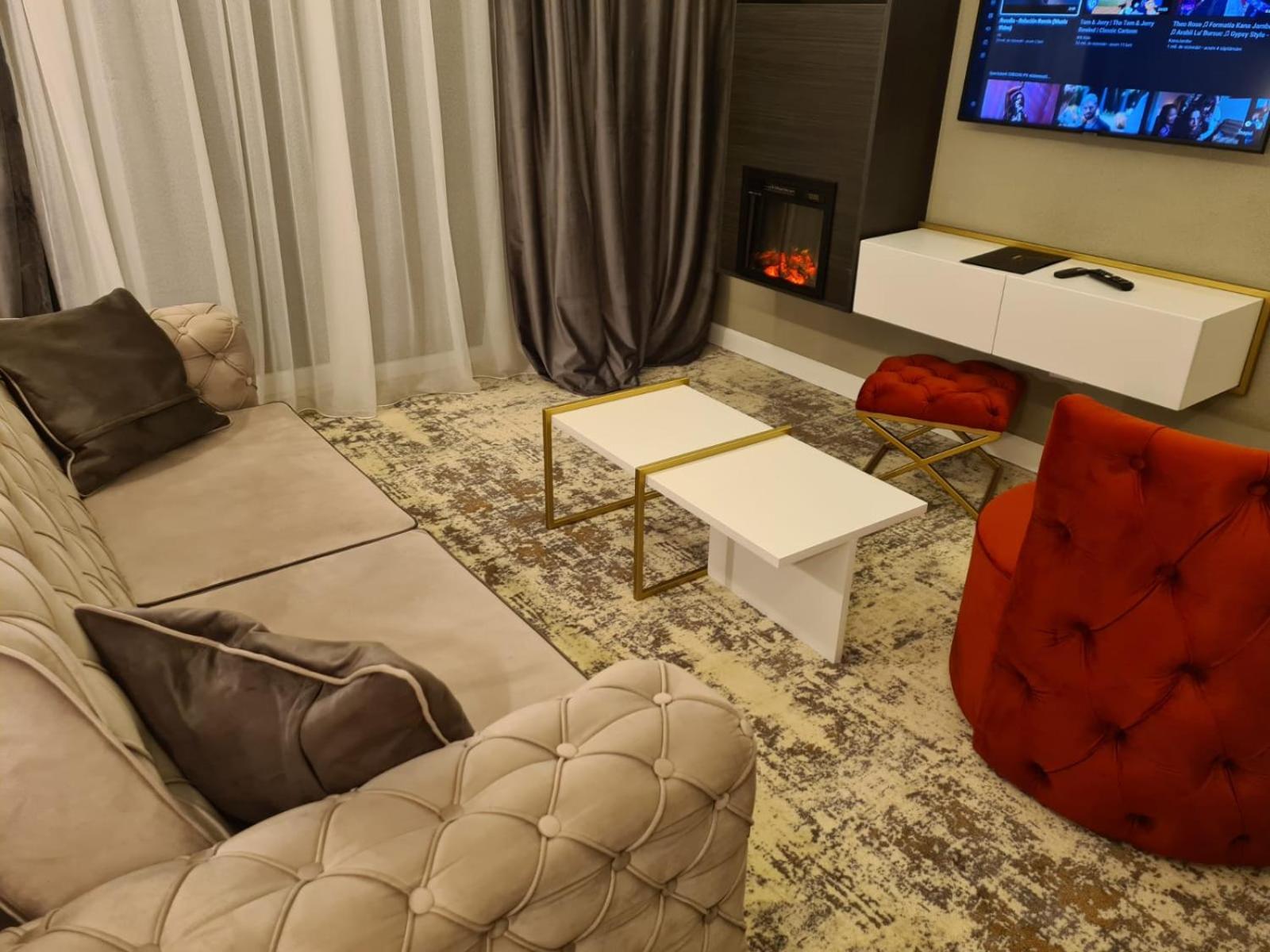 Deluxe Apartment with Free Infinity Pool access - Photo 2