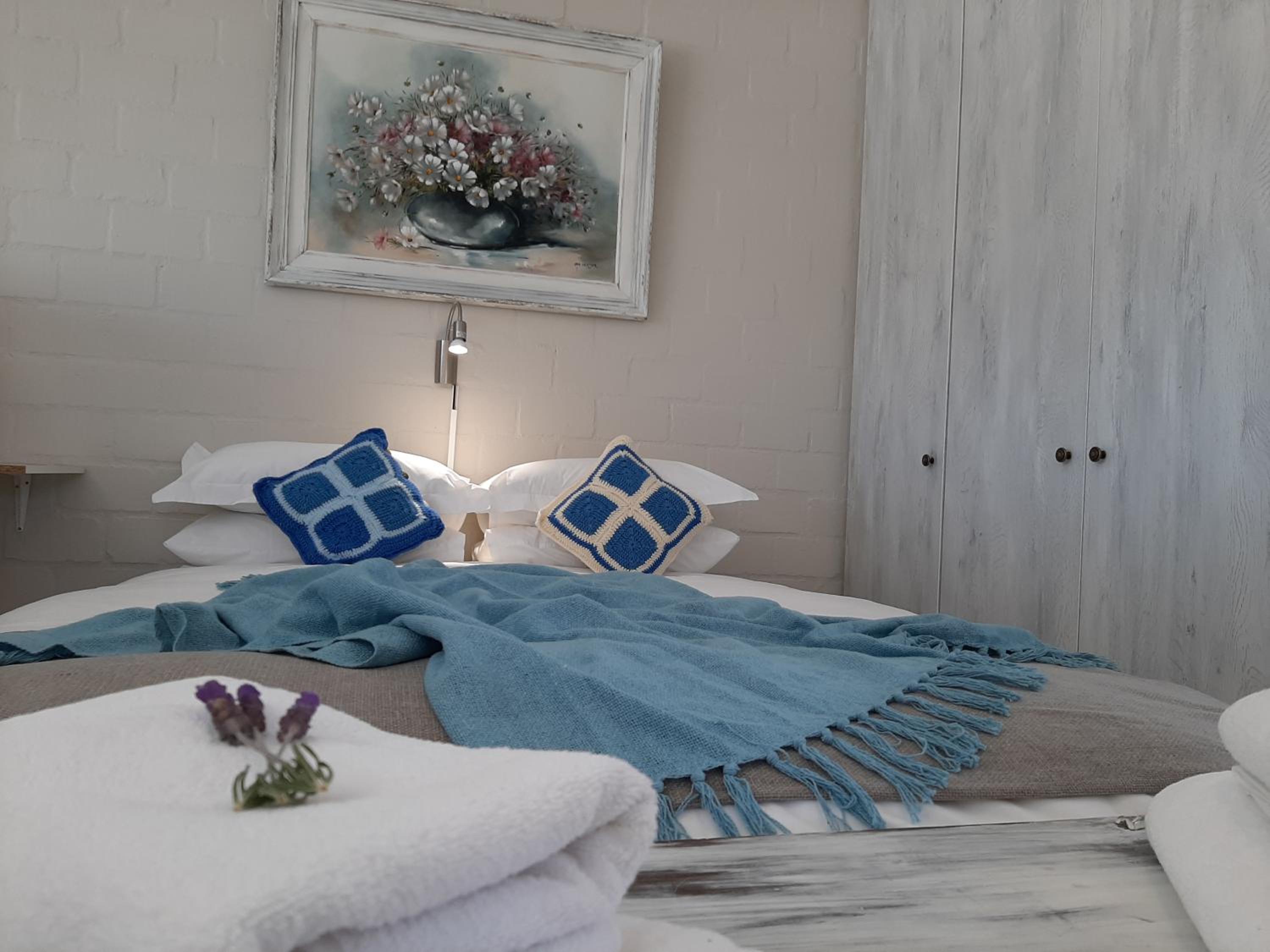 Deluxe Queen Suite - Photo 9