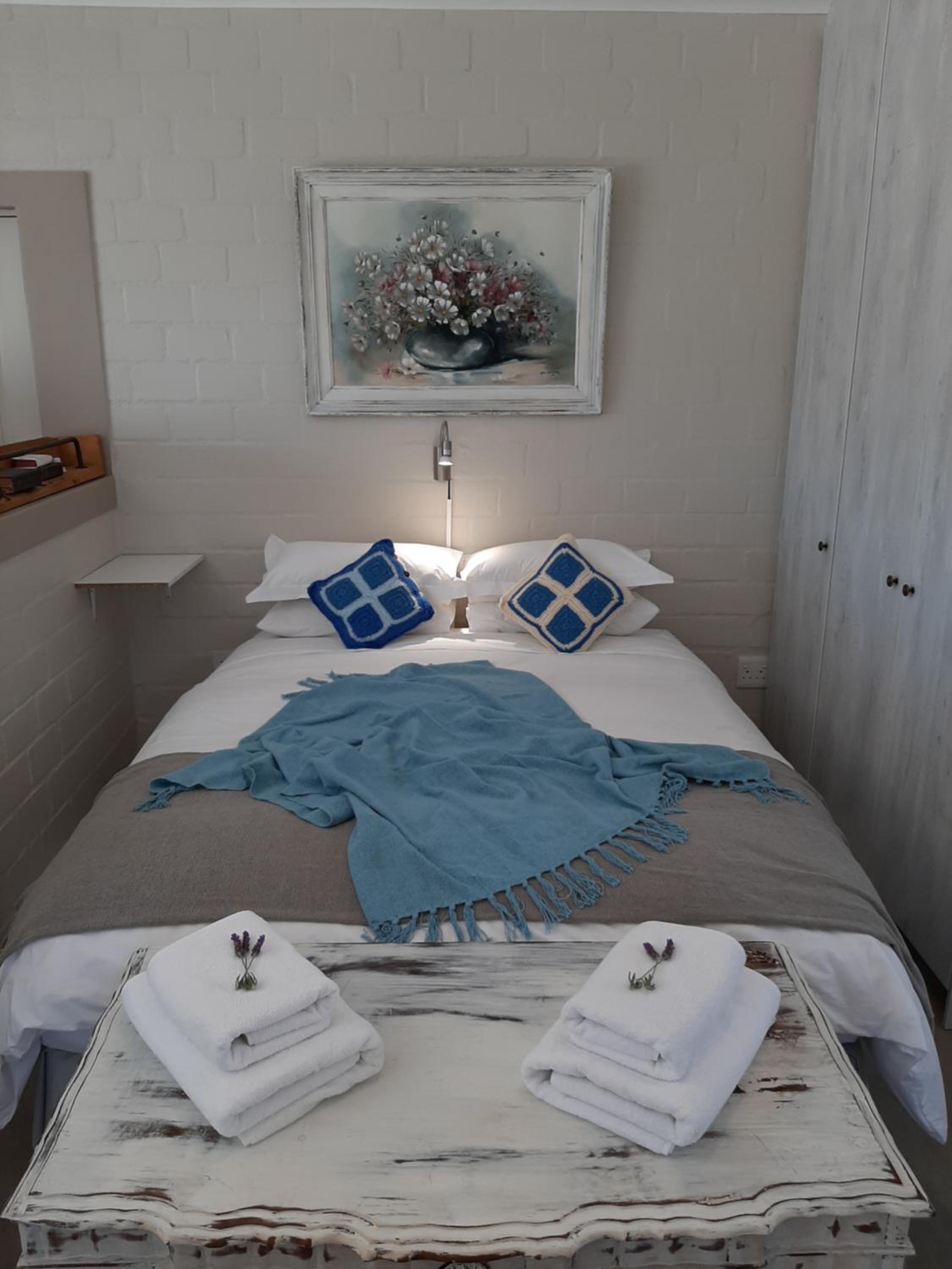 Deluxe Queen Suite - Photo 15