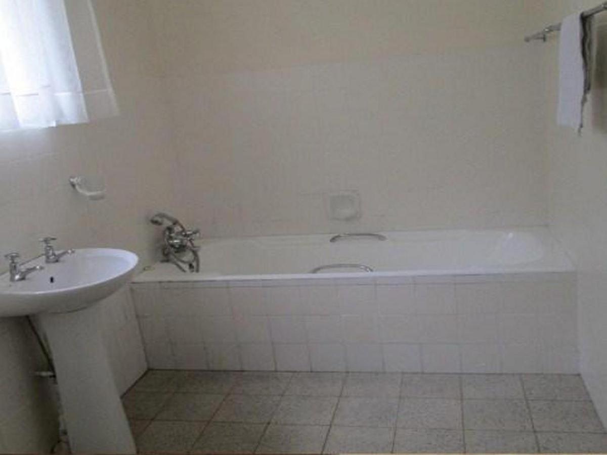 Standard Double Room - Photo 4