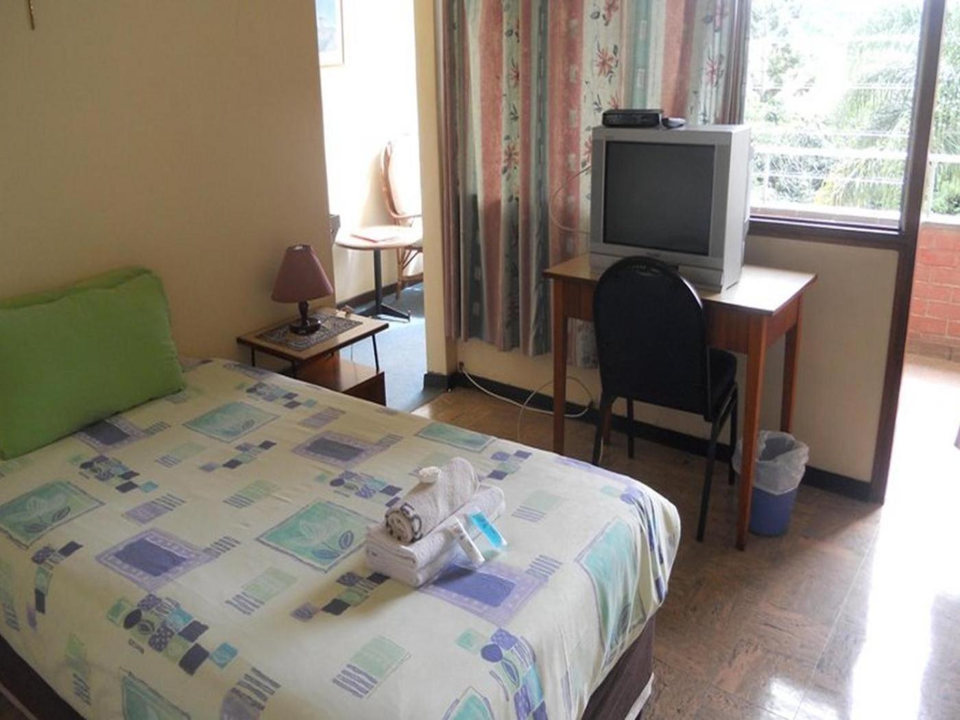 Standard Double Room - Photo 5