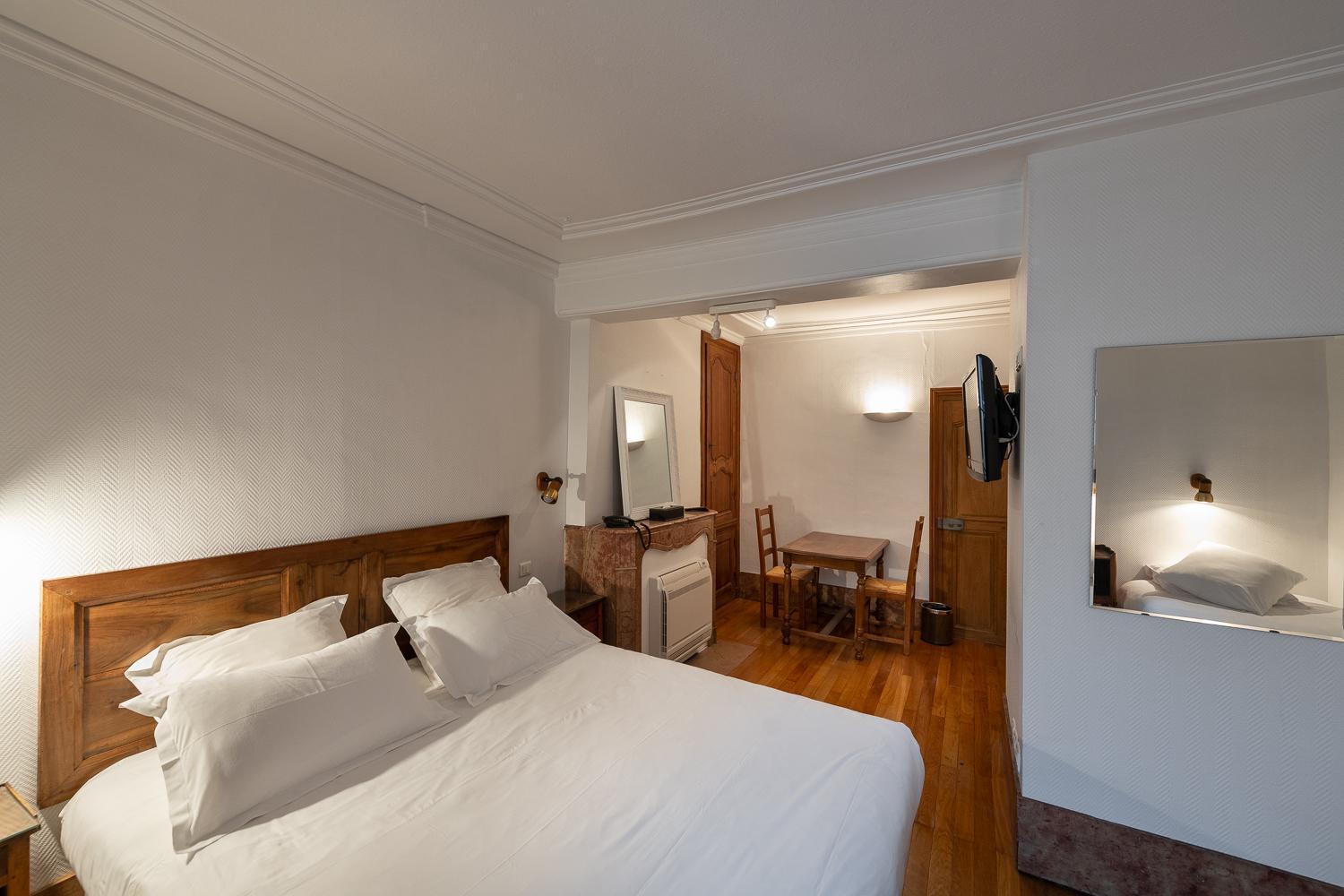 Superior Triple Room photo 3