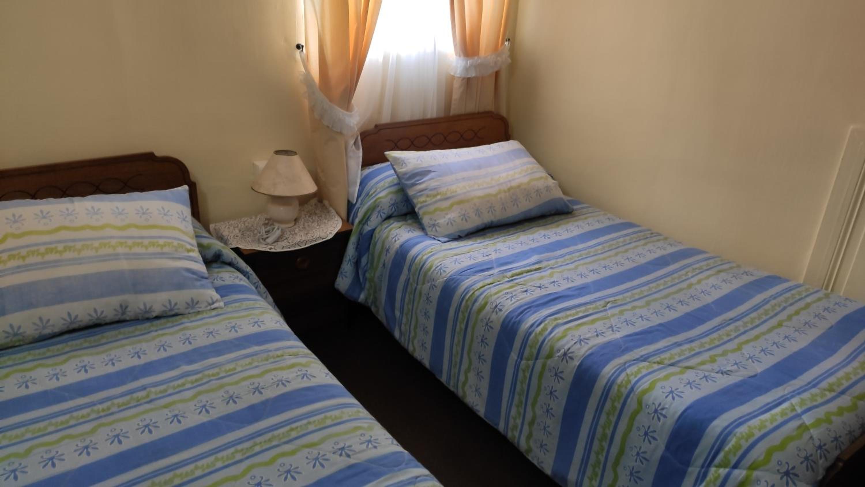 Standard Twin Room with Shared Bathroom photo 1
